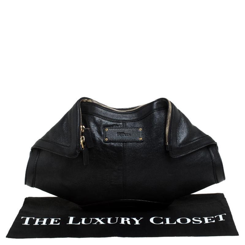 Alexander McQueen Black Leather Medium De Manta Clutch 9