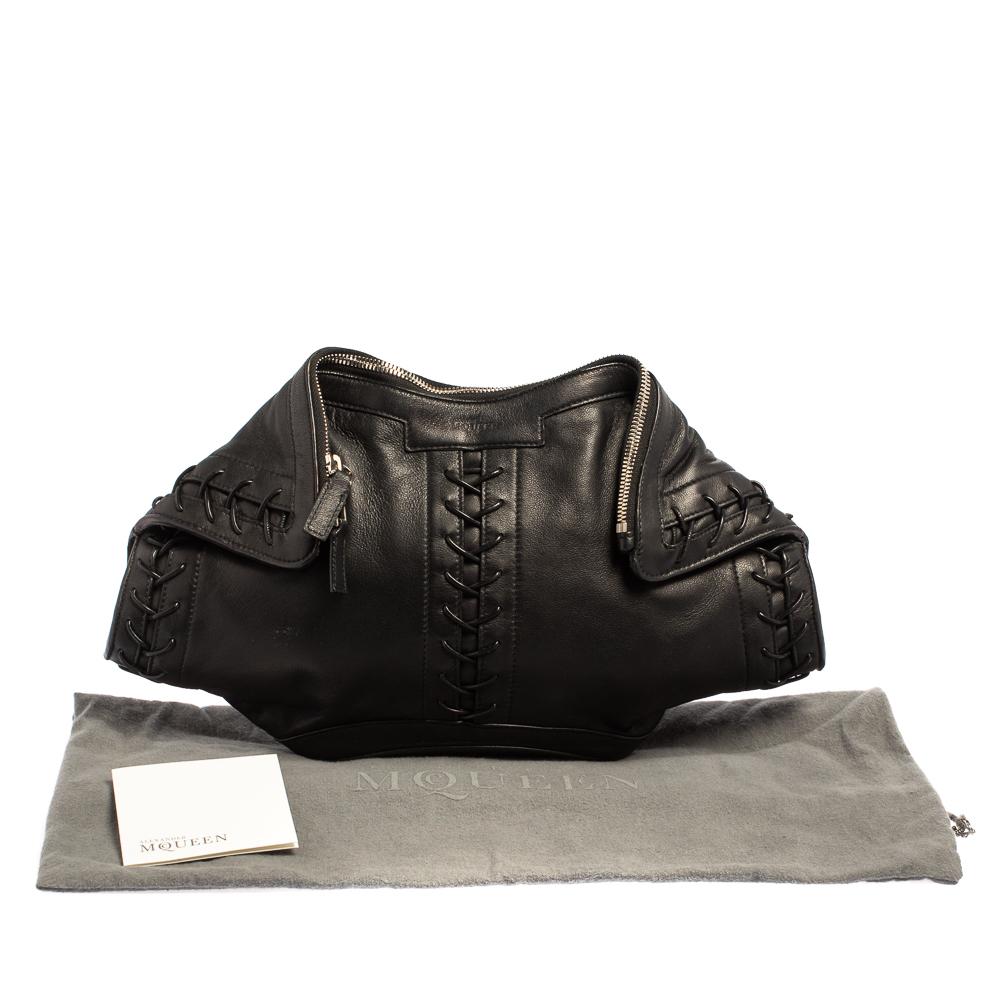 Alexander McQueen Black Leather Medium De Manta Clutch 12