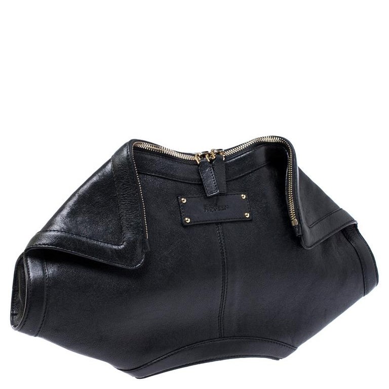 Alexander McQueen Black Leather Medium De Manta Clutch For Sale at ...