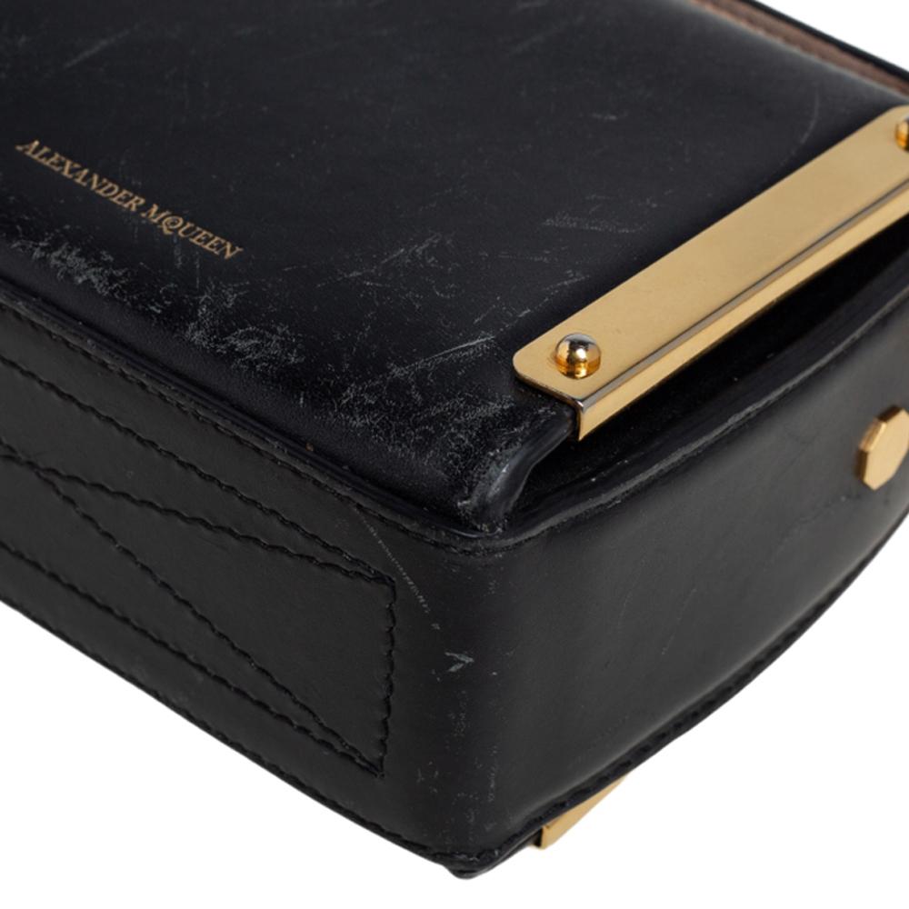 Alexander McQueen Schwarze Leder Mini Box Crossbody Tasche 3