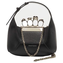 Alexander McQueen - Mini hobo en cuir noir avec tête de mort ornée de bijoux