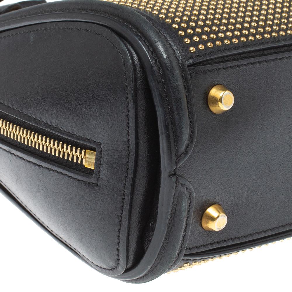Alexander McQueen Minibolso Heroína de piel negra con tachuelas 5