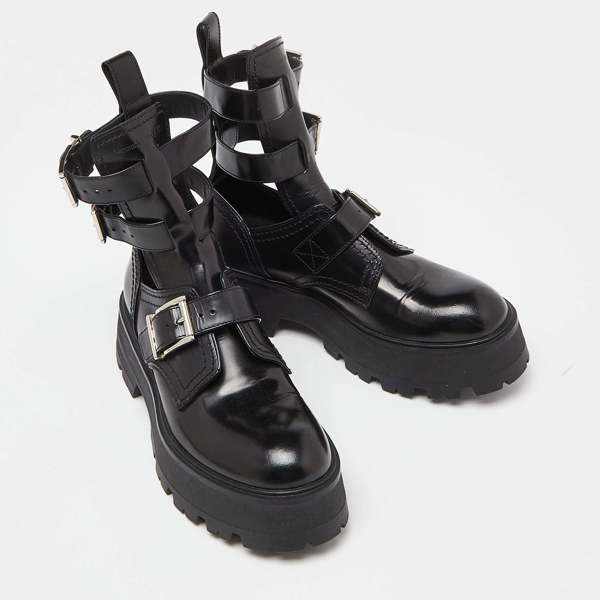 Alexander McQueen - Bottines à boucles en cuir noir Taille 37 Pour femmes en vente