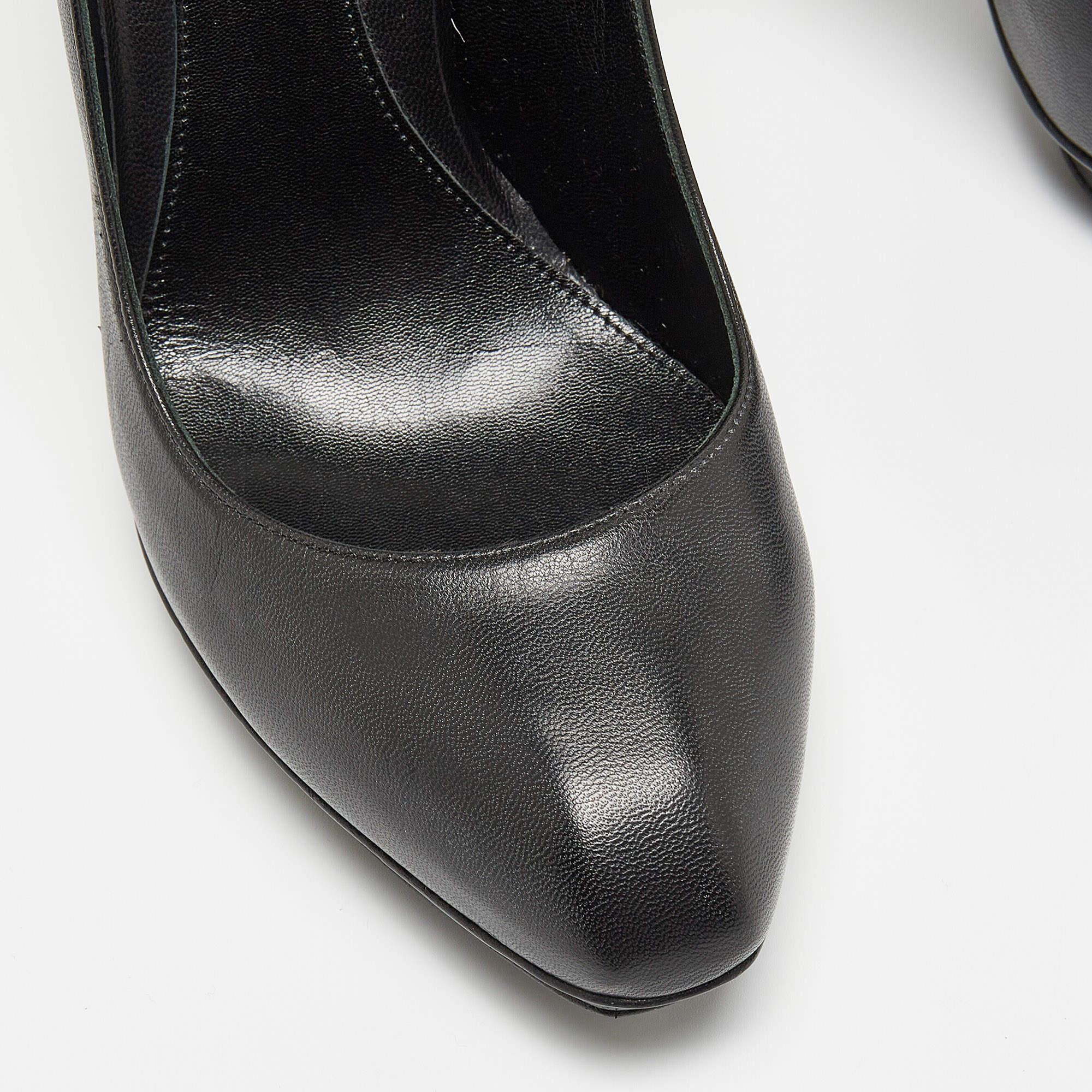 Women's Alexander McQueen Black Leather Spike Heel Pumps Size 40 For Sale