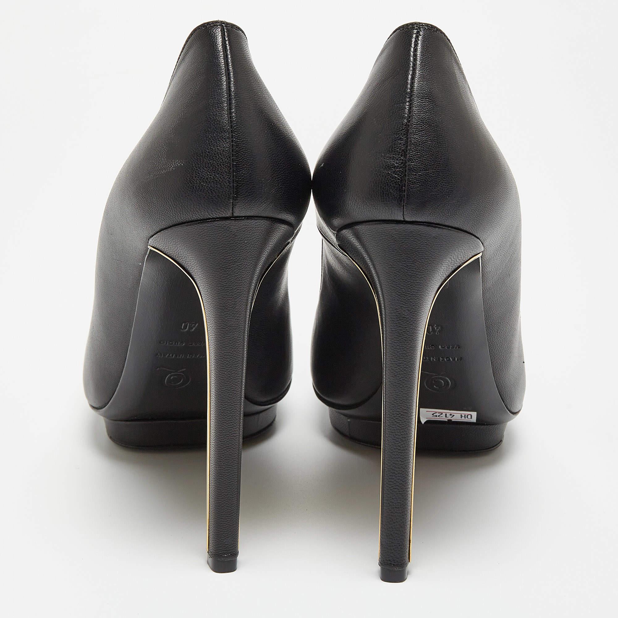 Alexander McQueen Black Leather Spike Heel Pumps Size 40 For Sale 3