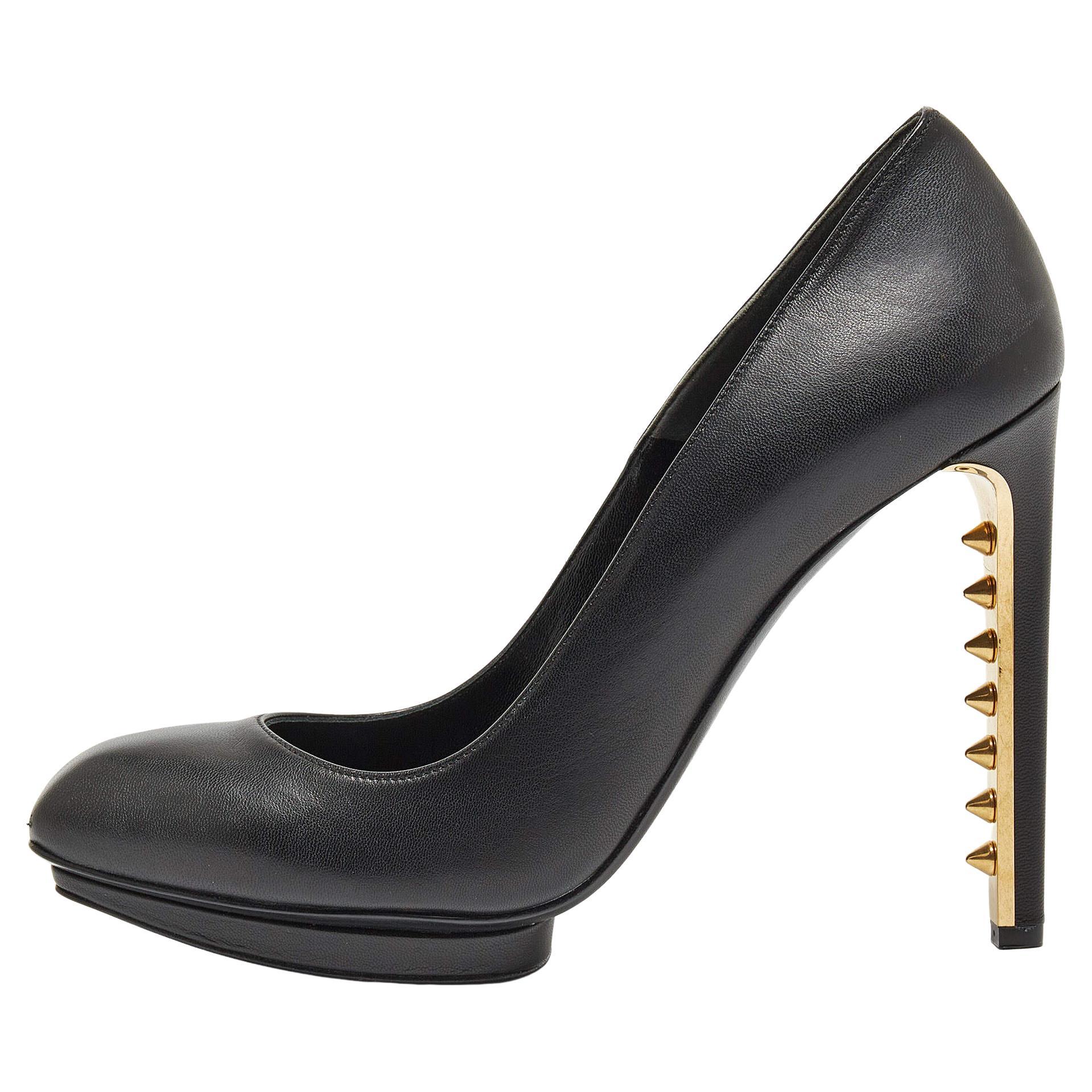 Alexander McQueen Black Leather Spike Heel Pumps Size 40 For Sale
