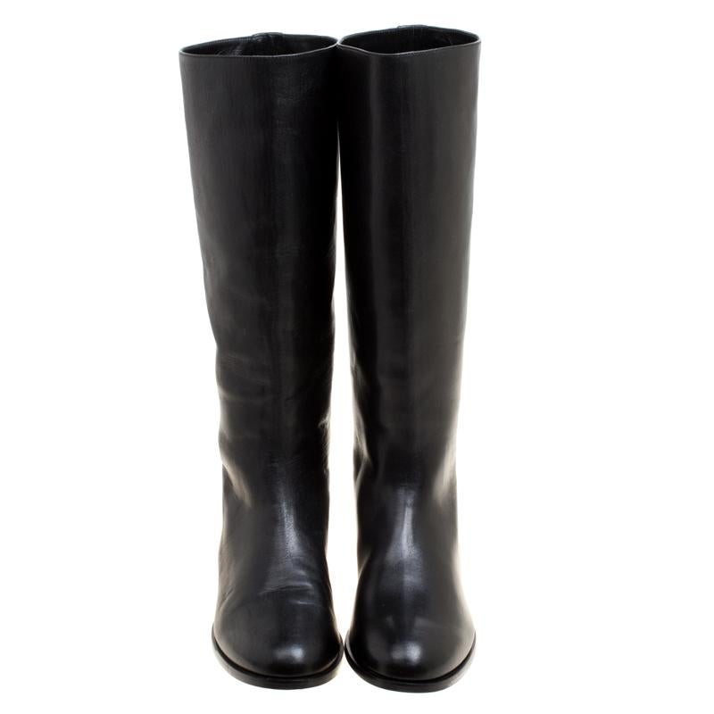 Alexander McQueen Black Leather Spike Studded Knee Boots Size 41 In New Condition In Dubai, Al Qouz 2