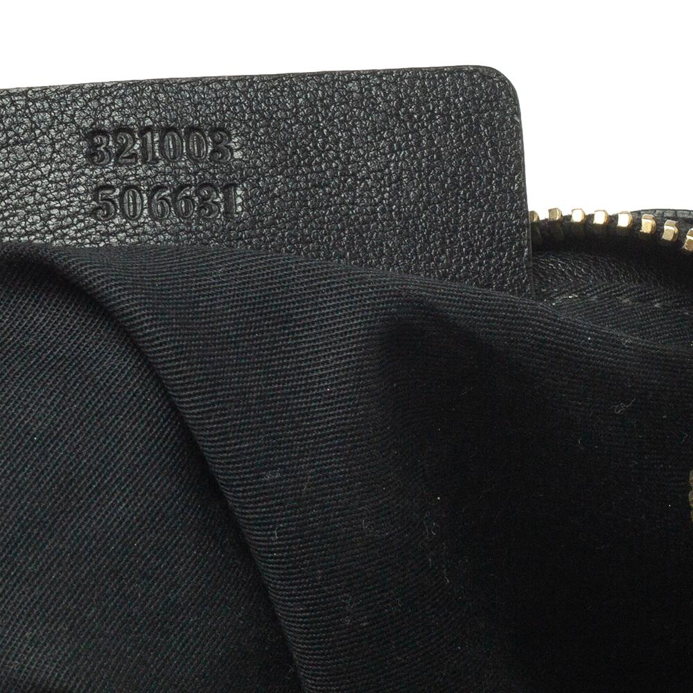 Women's Alexander McQueen Black Leather Studded De Manta Clutch