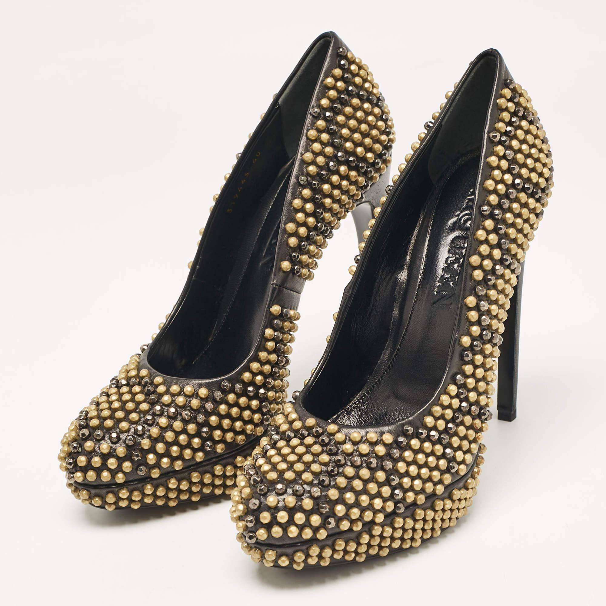 Féminité et élégance sont au rendez-vous  ces escarpins présentent une silhouette chic et un design attrayant. Vous pouvez porter ces escarpins pour un look élégant.