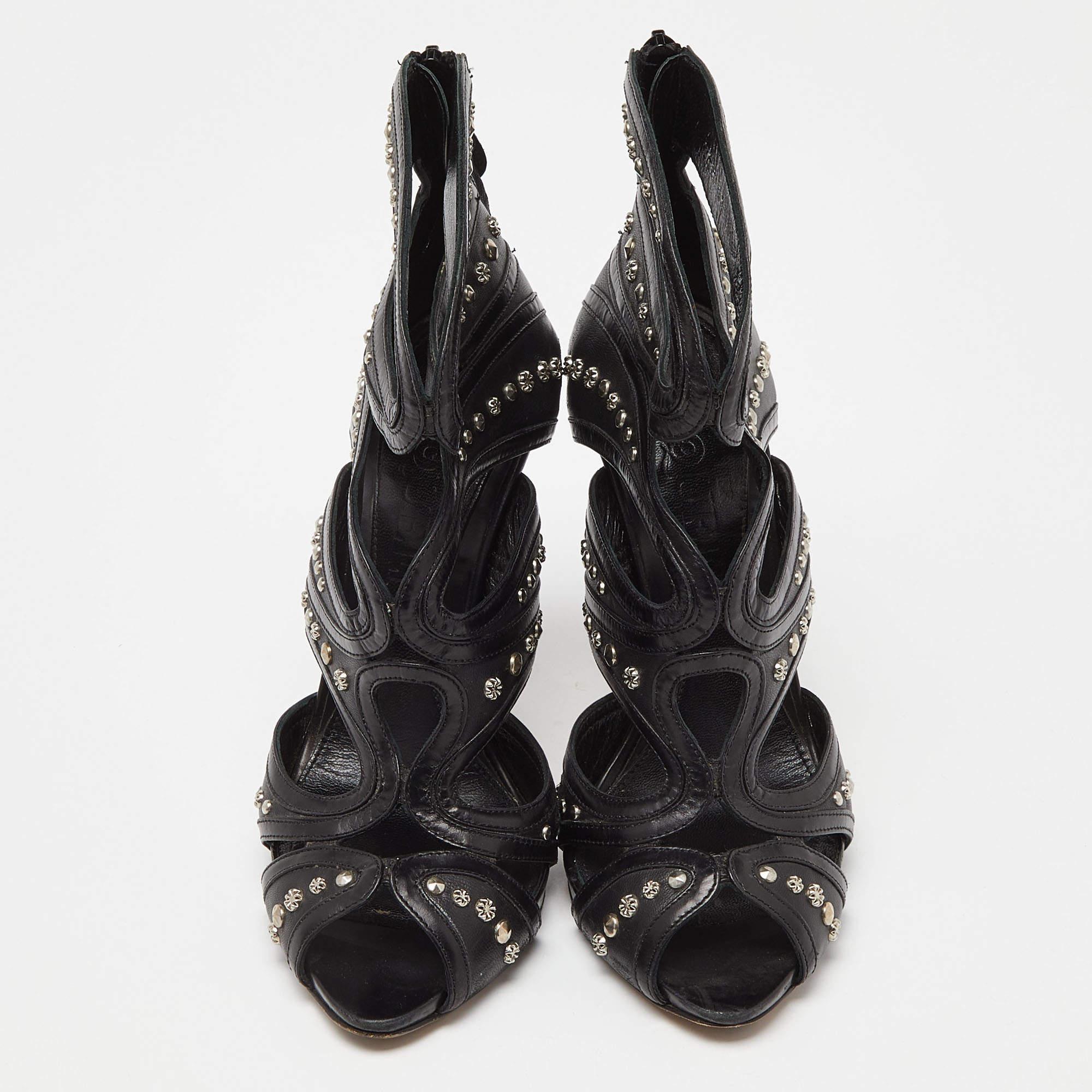 Alexander McQueen Black Leather Studded Strappy Sandals Size 38 In Good Condition In Dubai, Al Qouz 2