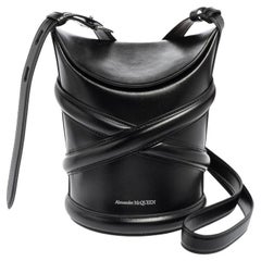 Alexander McQueen The Curve Tasche aus schwarzem Leder