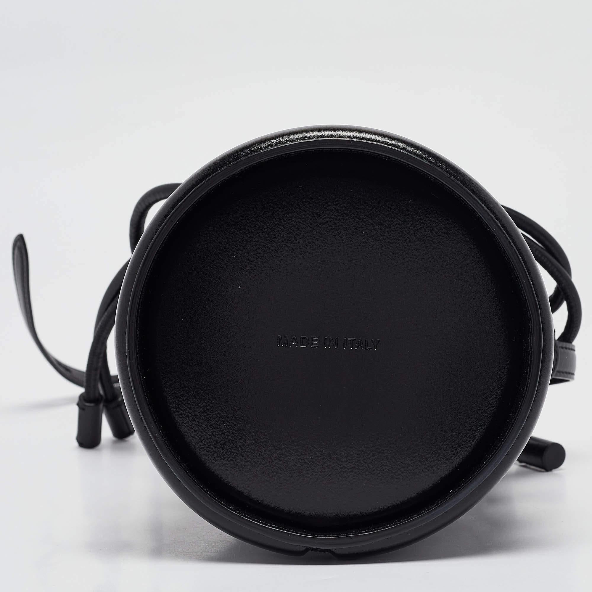 Alexander McQueen Black Leather The Soft Curve Bucket Bag For Sale 2