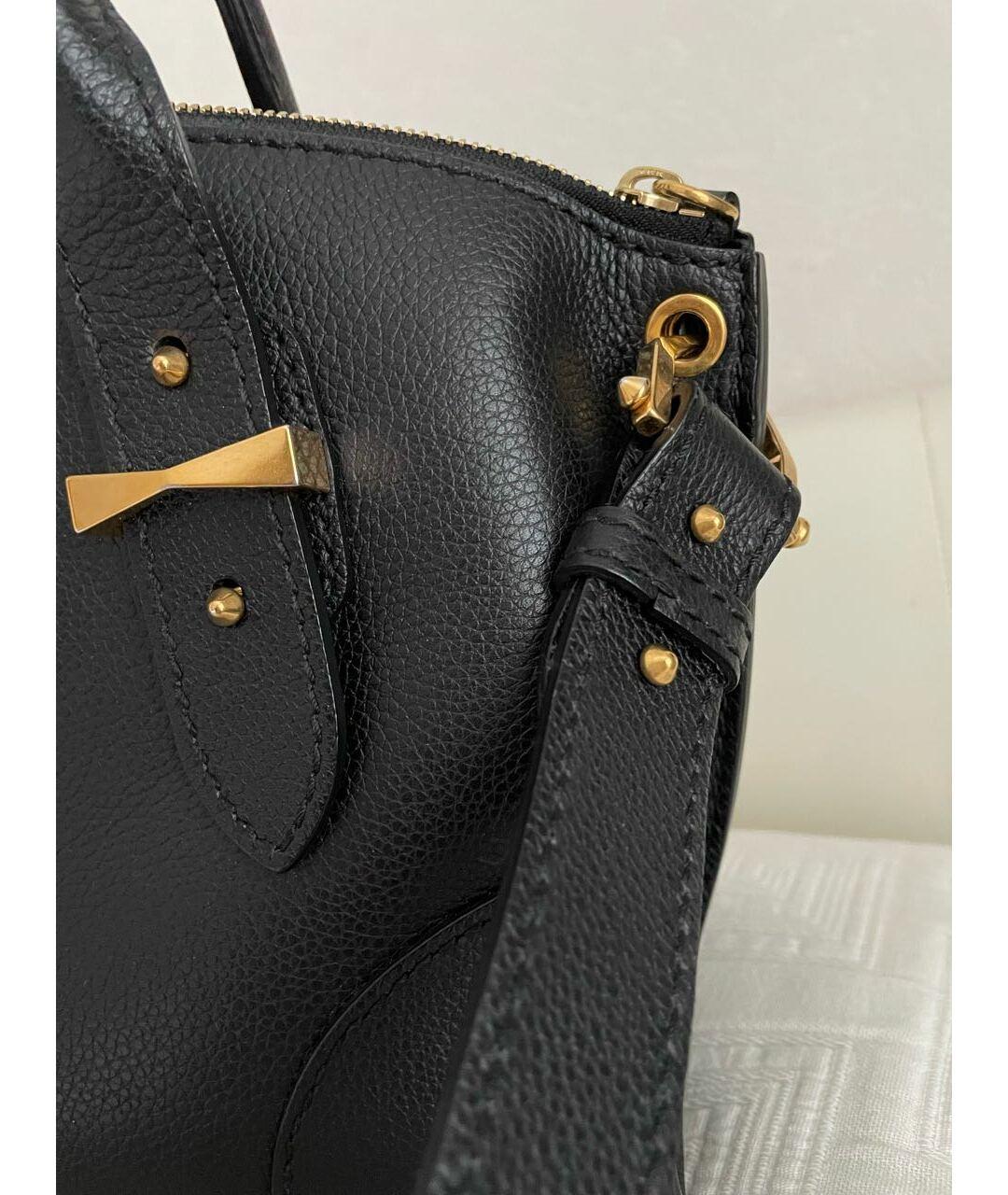 Alexander McQueen

BLACK LEATHER HANDBAG/SHOULDERBAG


 Gold-tone hardware



Content: leather

Size: 10