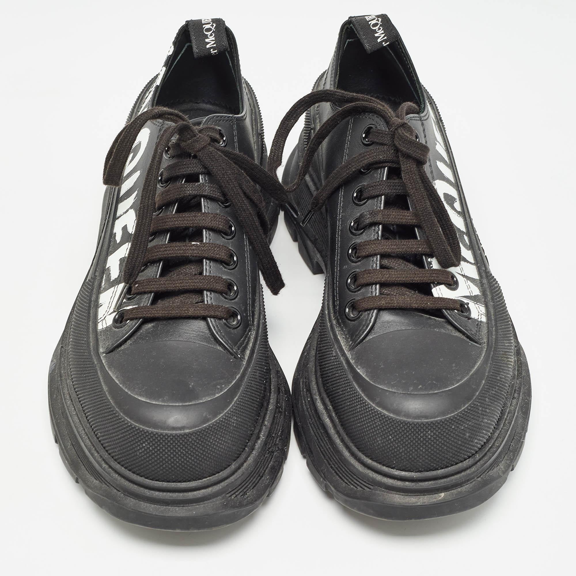 Alexander McQueen Schwarze Leder Tread Slick Turnschuhe Größe 40 im Zustand „Relativ gut“ im Angebot in Dubai, Al Qouz 2