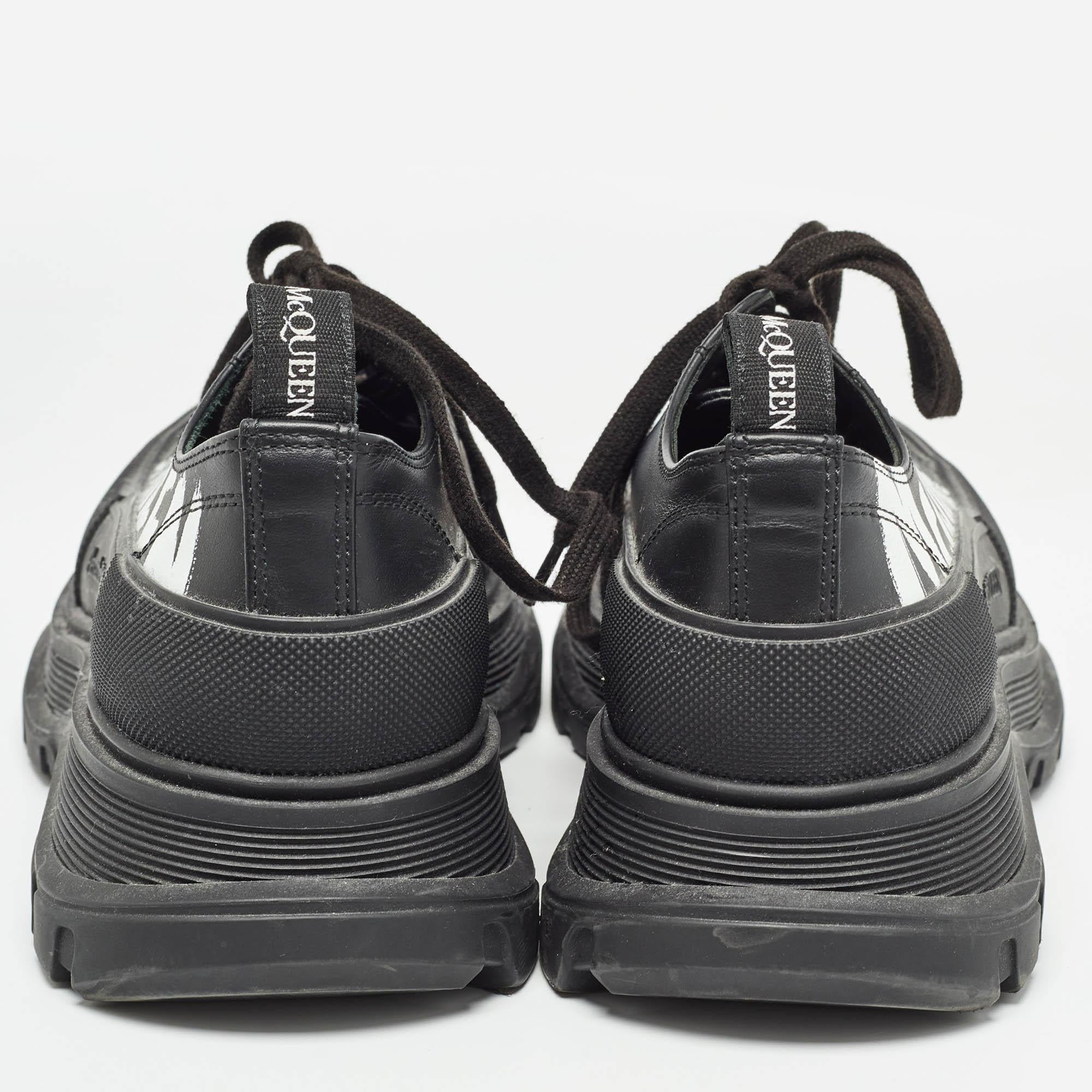 Alexander McQueen Schwarze Leder Tread Slick Turnschuhe Größe 40 im Angebot 1