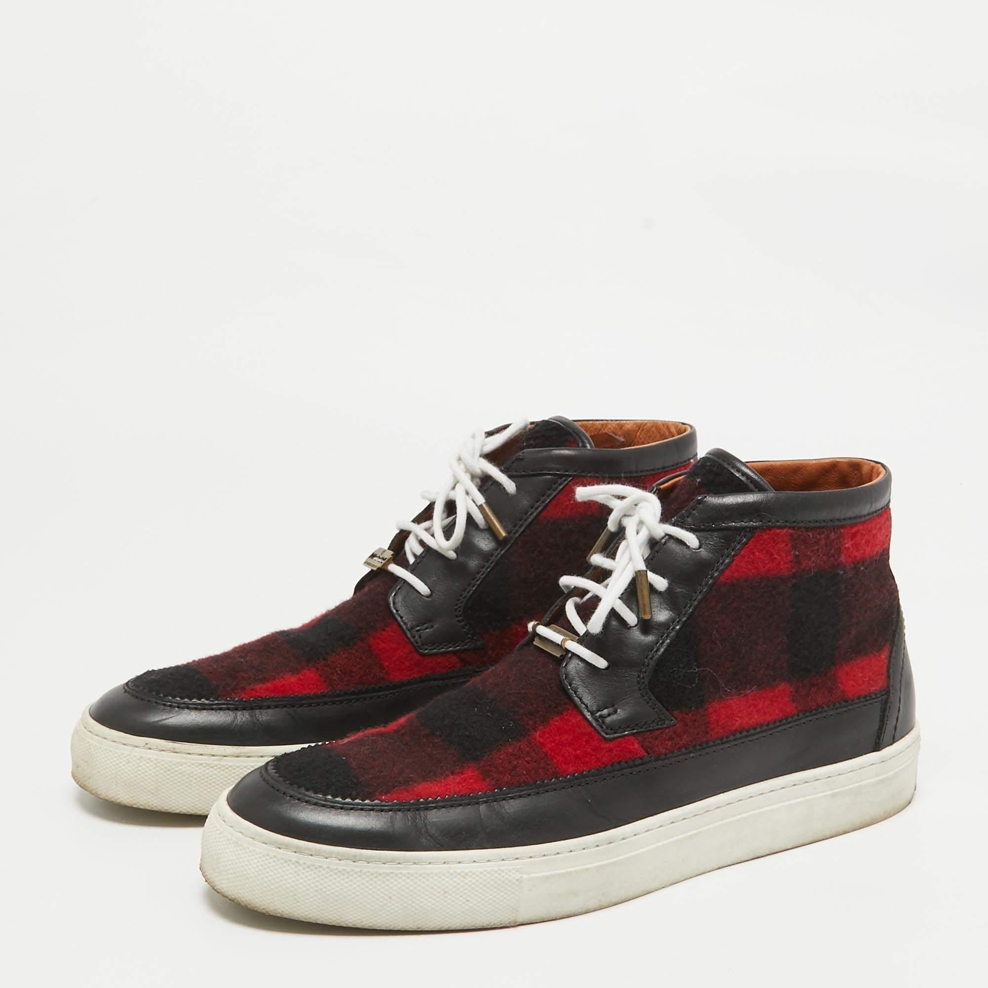 Crafted with skill  these sneakers come in a luxe design complemented by signature detailing. You can count on them to elevate any outfit. Embrace the ultimate in sophistication and comfort with every step you take.