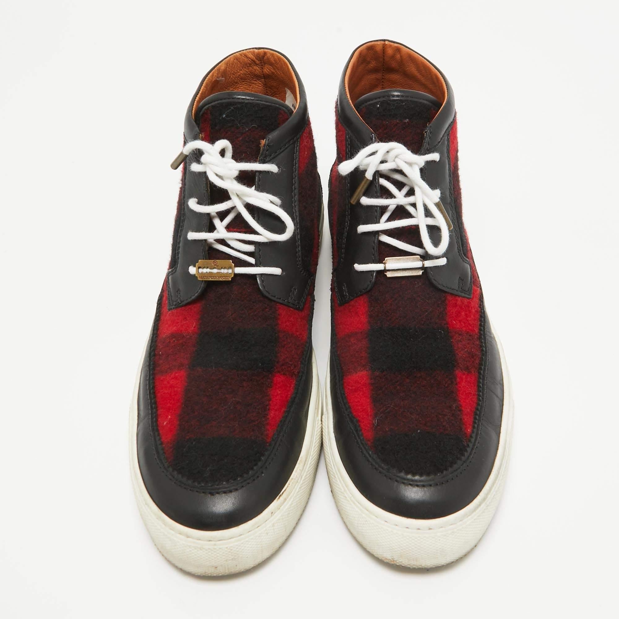 Alexander McQueen Black Leather Tweed Trainer High Top Sneakers Size 42 In Fair Condition In Dubai, Al Qouz 2