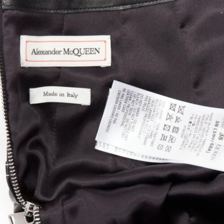 Alexander McQueen gonna a tubino con zip in pelle nera e cuciture bianche IT38 XS in vendita 3