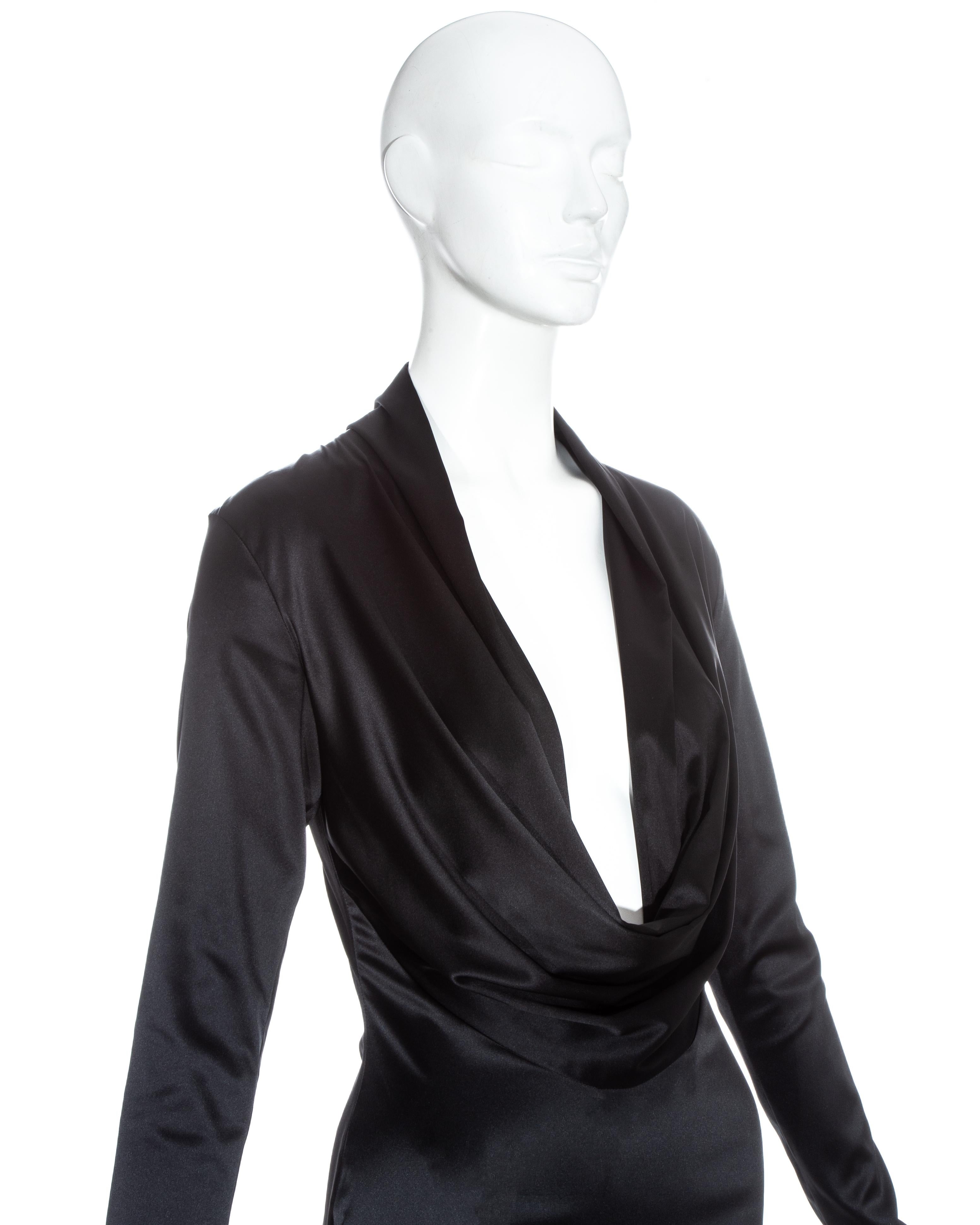 Alexander McQueen - Robe de soirée noire à décolleté bas, 1998 Pour femmes en vente