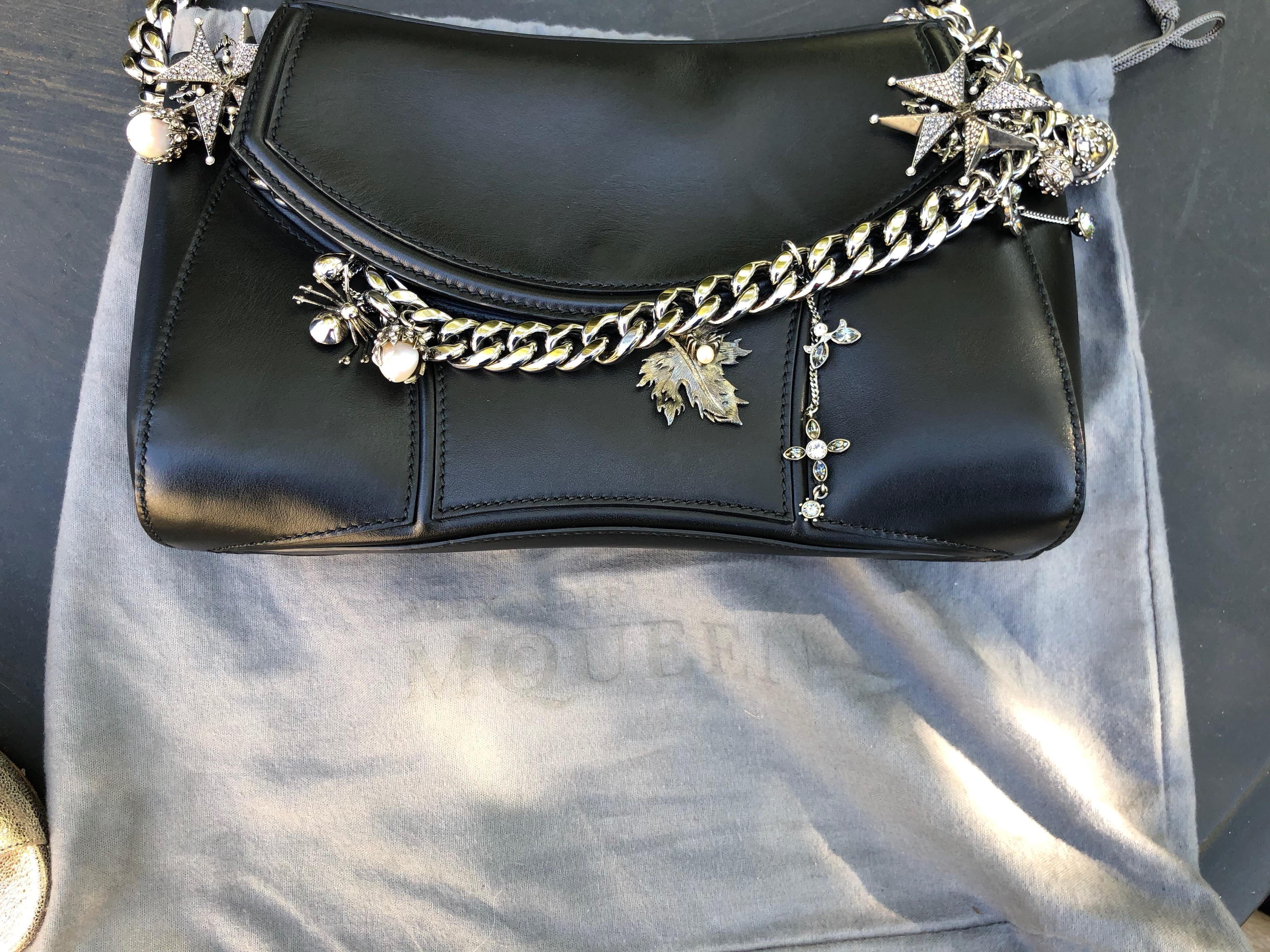 Alexander McQueen Black Medallion Leather Chain-Strap Shoulder Bag with Charms For Sale 7