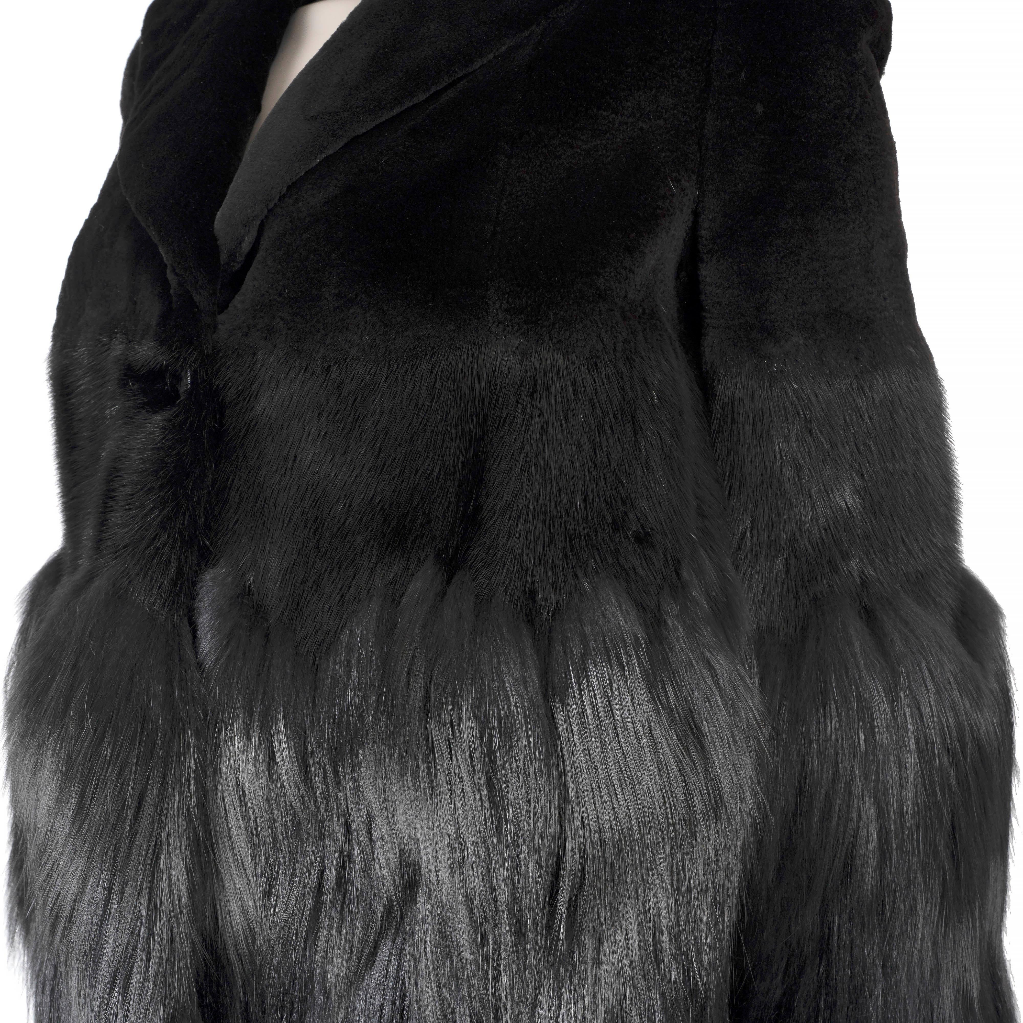 Women's ALEXANDER MCQUEEN black MINK FOX SHEARLING FUR Jacket 40 S For Sale