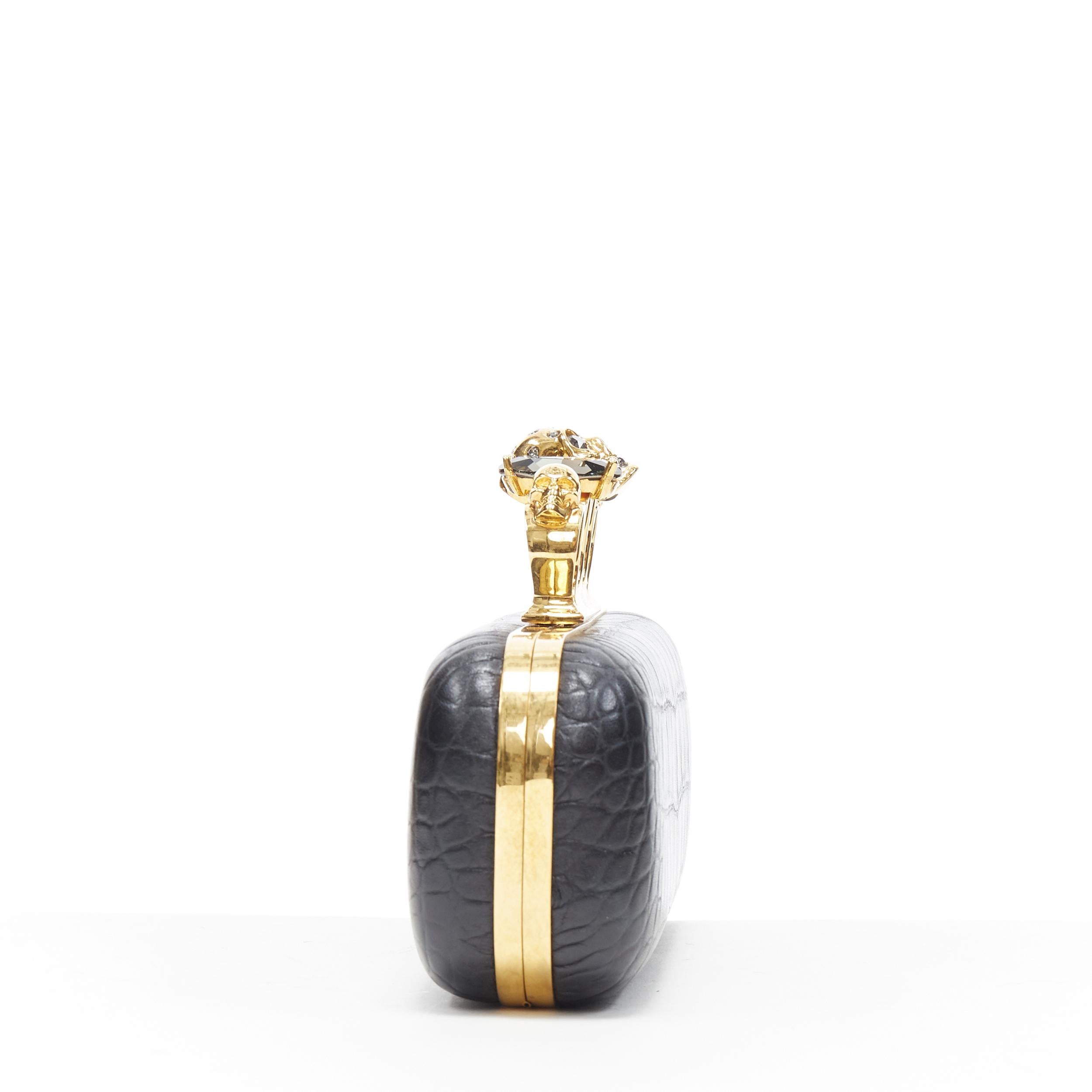 ALEXANDER MCQUEEN black mock croc gold skull knuckleduster box clutch bag In Excellent Condition In Hong Kong, NT