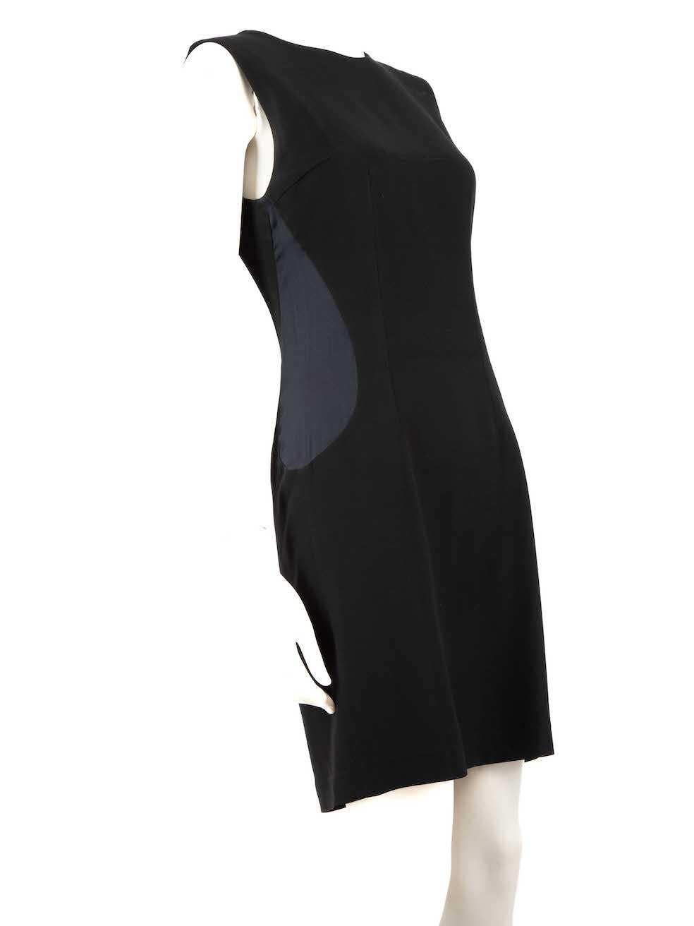 CONDITION is Verygood. Minimal wear to the dress is evident. Minimal wear to the internal neckline is seen with discolouration marks and a pull to the weave is seen on the rear end slit on this used Alexander McQueen designer resale item.
 
 
 

