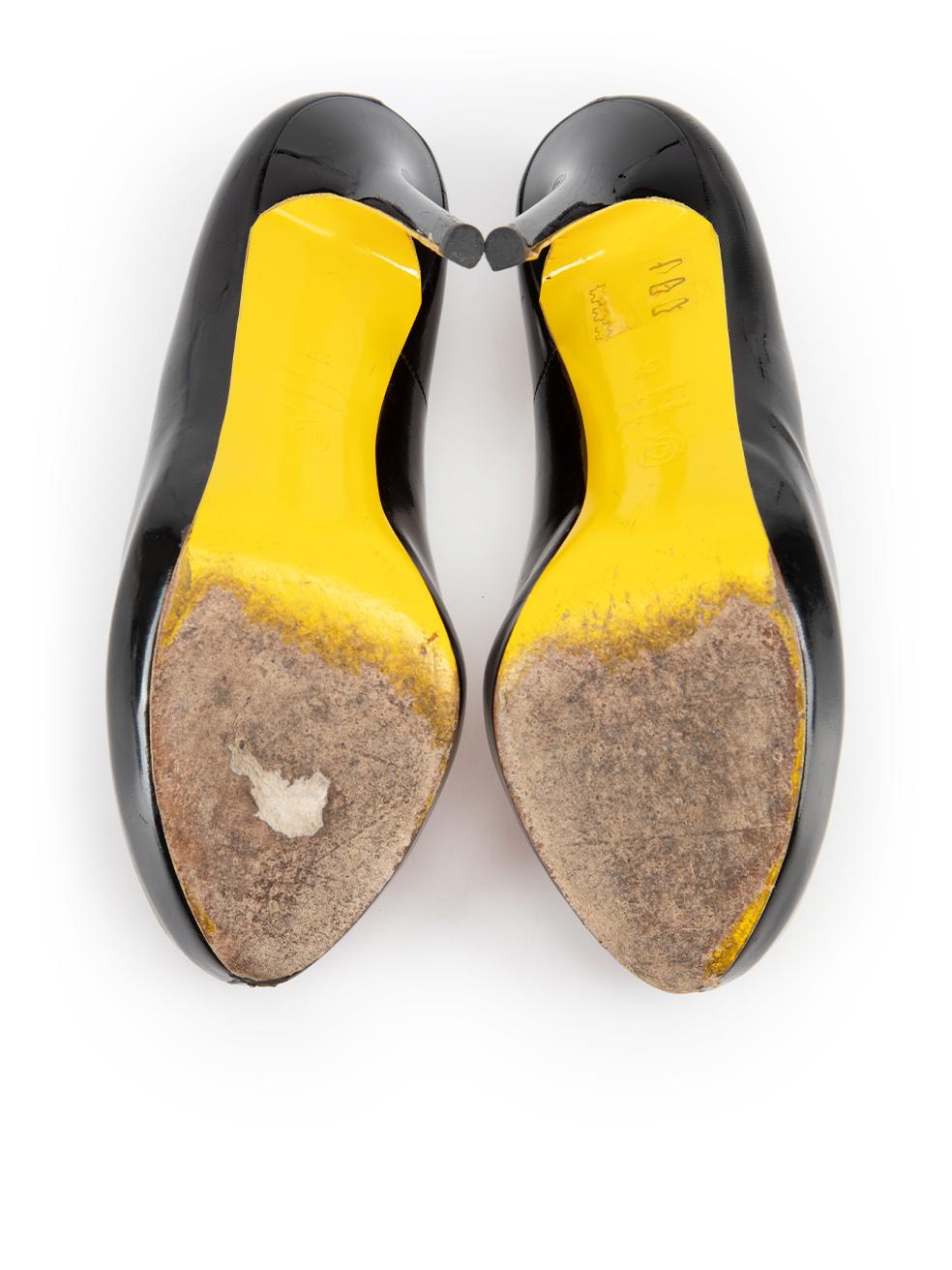 Alexander McQueen talons aiguilles à cœur verni noir Taille IT 38 Bon état - En vente à London, GB