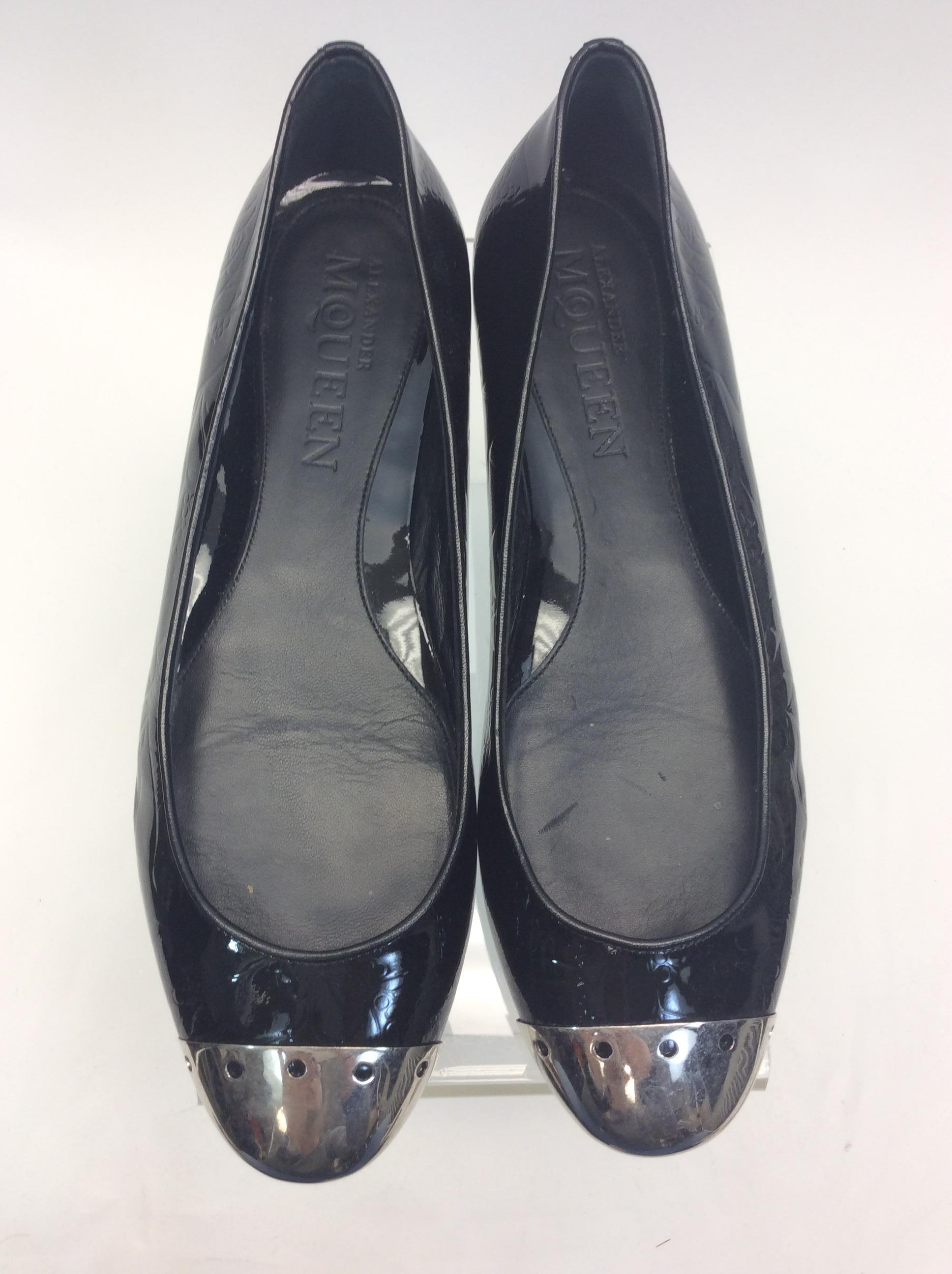 Alexander McQueen Black Patent Leather and Silver Ballet Flats For Sale 1