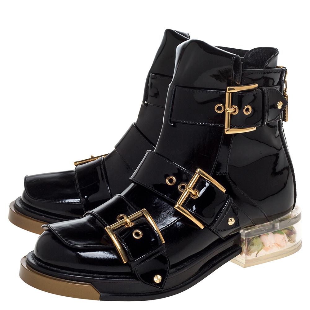 Alexander McQueen Black Patent Leather Flower Detail Three Buckle Boots Size 36 In New Condition In Dubai, Al Qouz 2