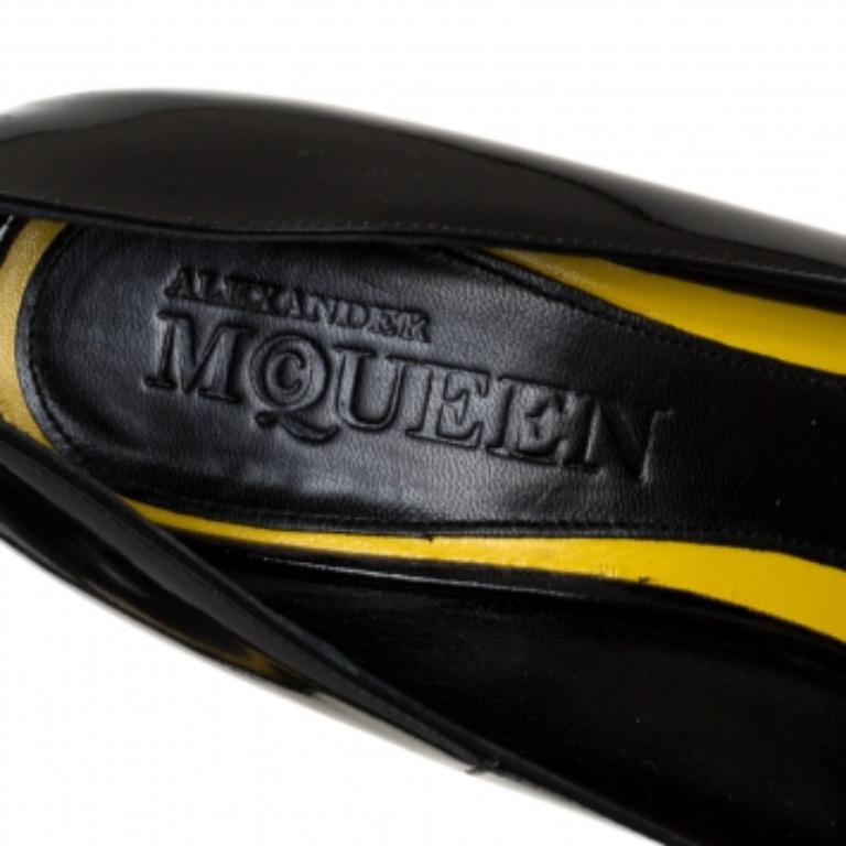 Alexander McQueen Black Patent Leather Heart Peep Toe Pumps Size 39.5 For Sale 1
