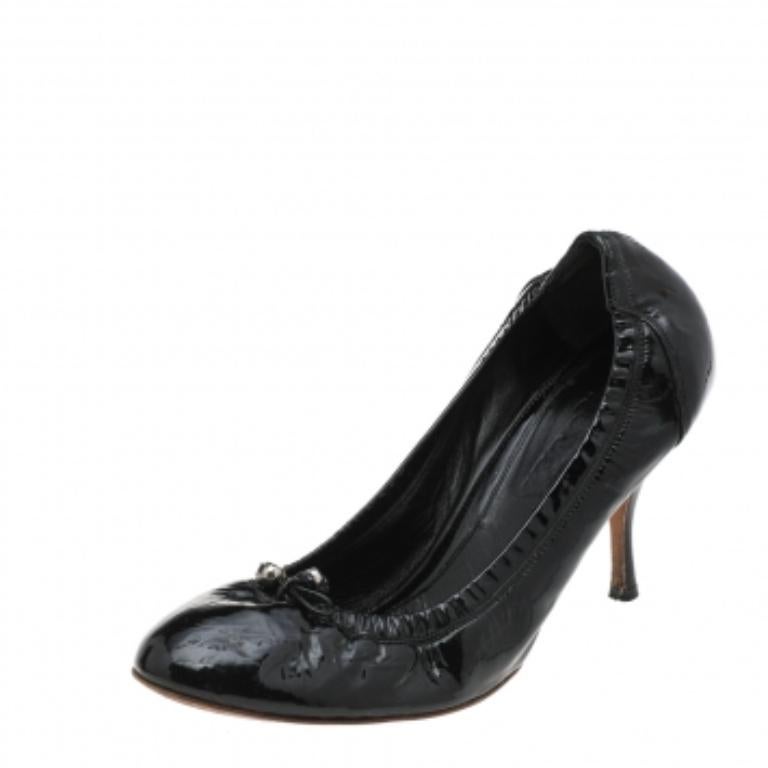 Alexander McQueen Bombas de charol negro talla 38 1