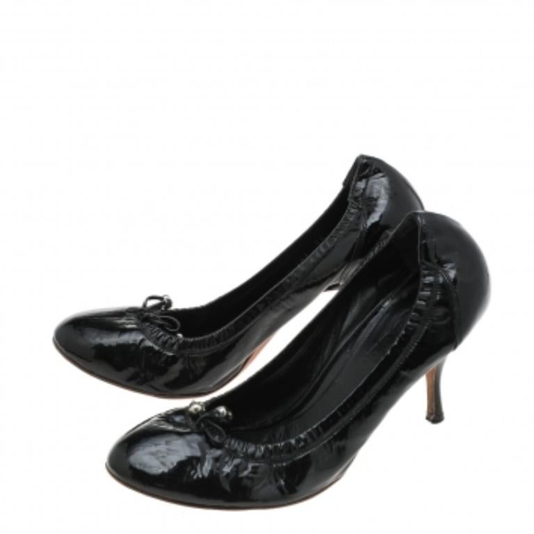 Alexander McQueen Bombas de charol negro talla 38 2