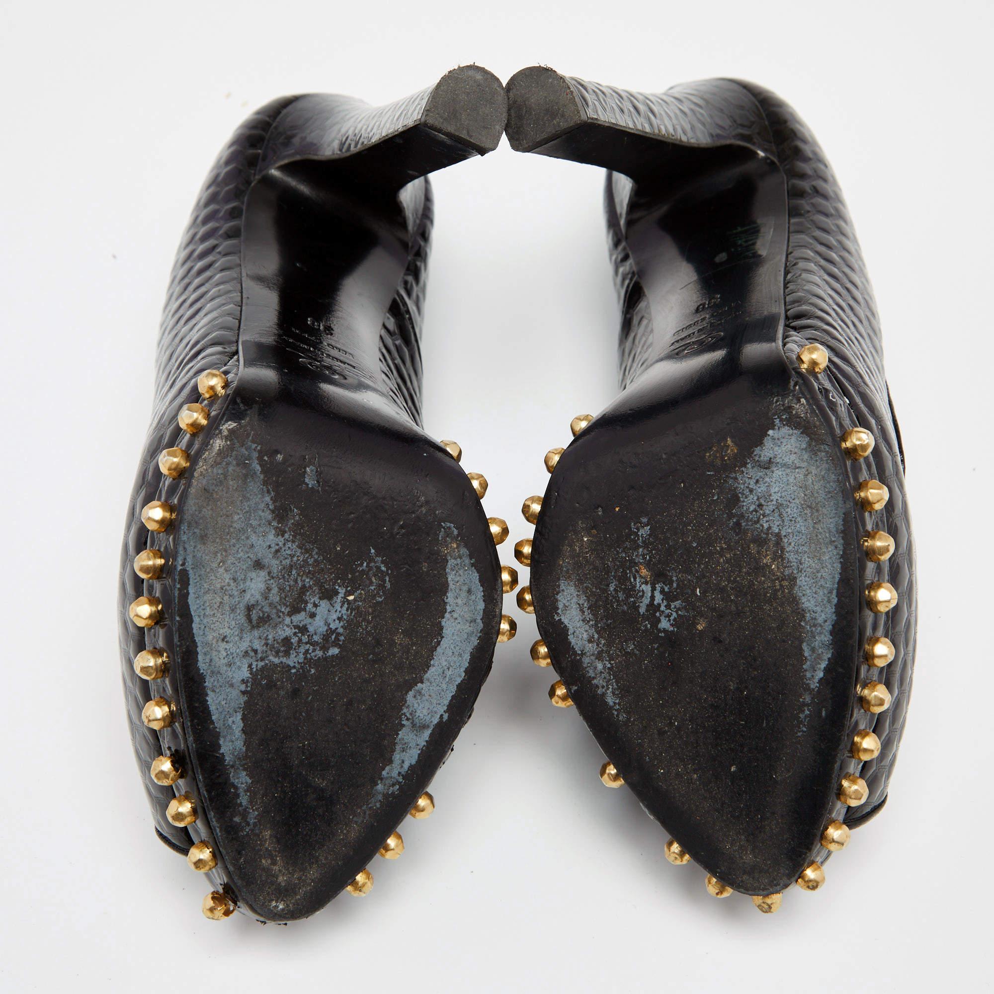  Alexander McQueen - Escarpins peep toes en cuir verni noir ornés d'une tête de mort - Taille 38 Pour femmes 