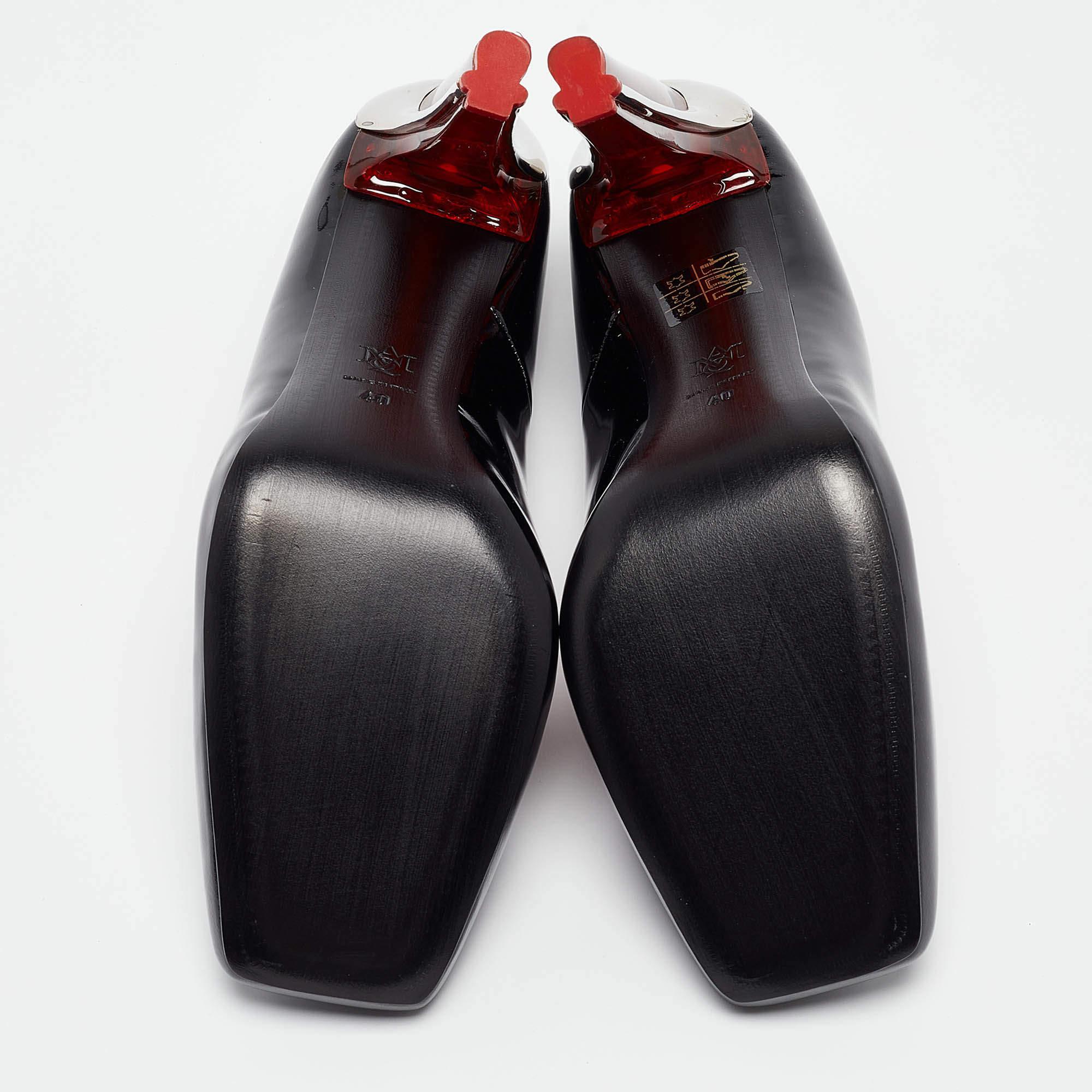 Alexander McQueen - Escarpins à bout carré en cuir verni noir - Taille 40 en vente 1