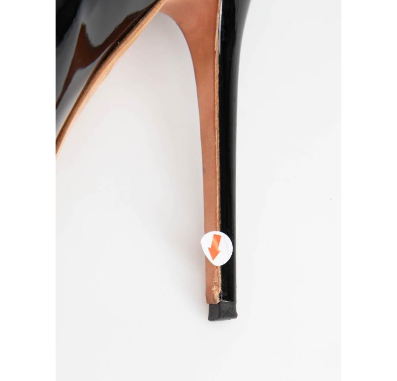 Alexander McQueen Schwarze Lack Peep-Toe Heels mit Absatz Größe IT 38,5 im Angebot 4