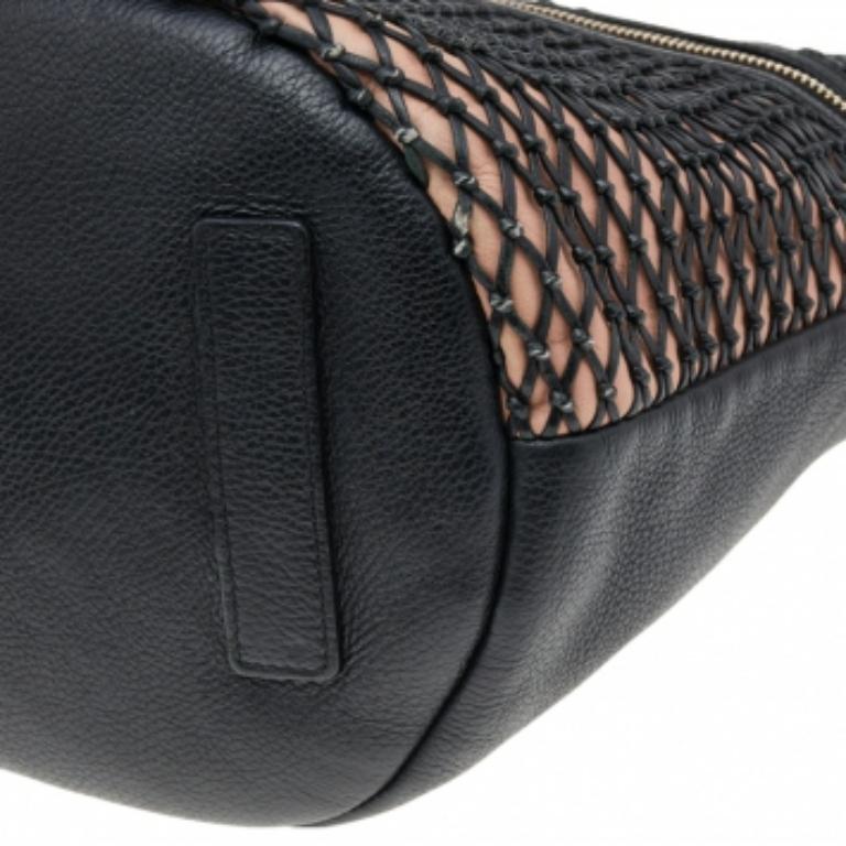 Alexander McQueen Schwarze/Peachfarbene gewebte Eimertasche aus Leder mit Totenkopf 3