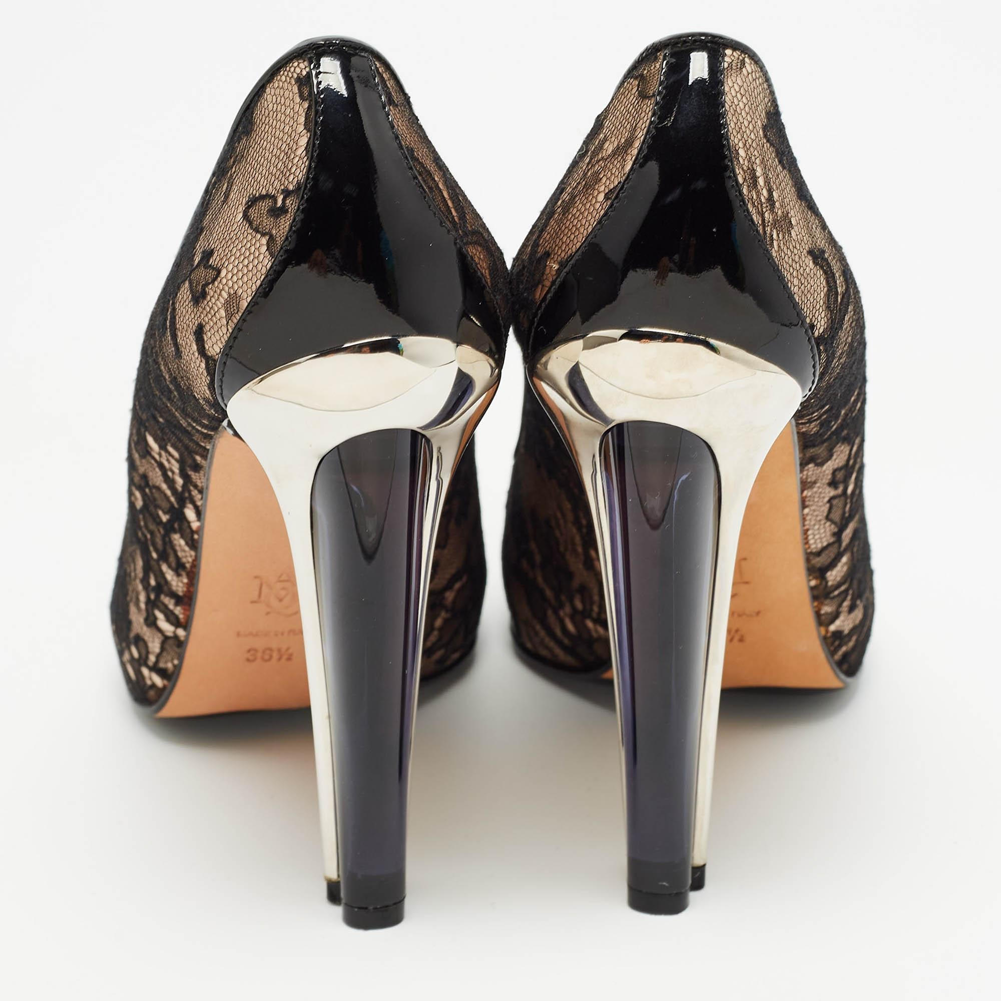 Alexander McQueen Black/Pink Lace and Satin Pointed Toe Pumps Size 38.5 For Sale 1