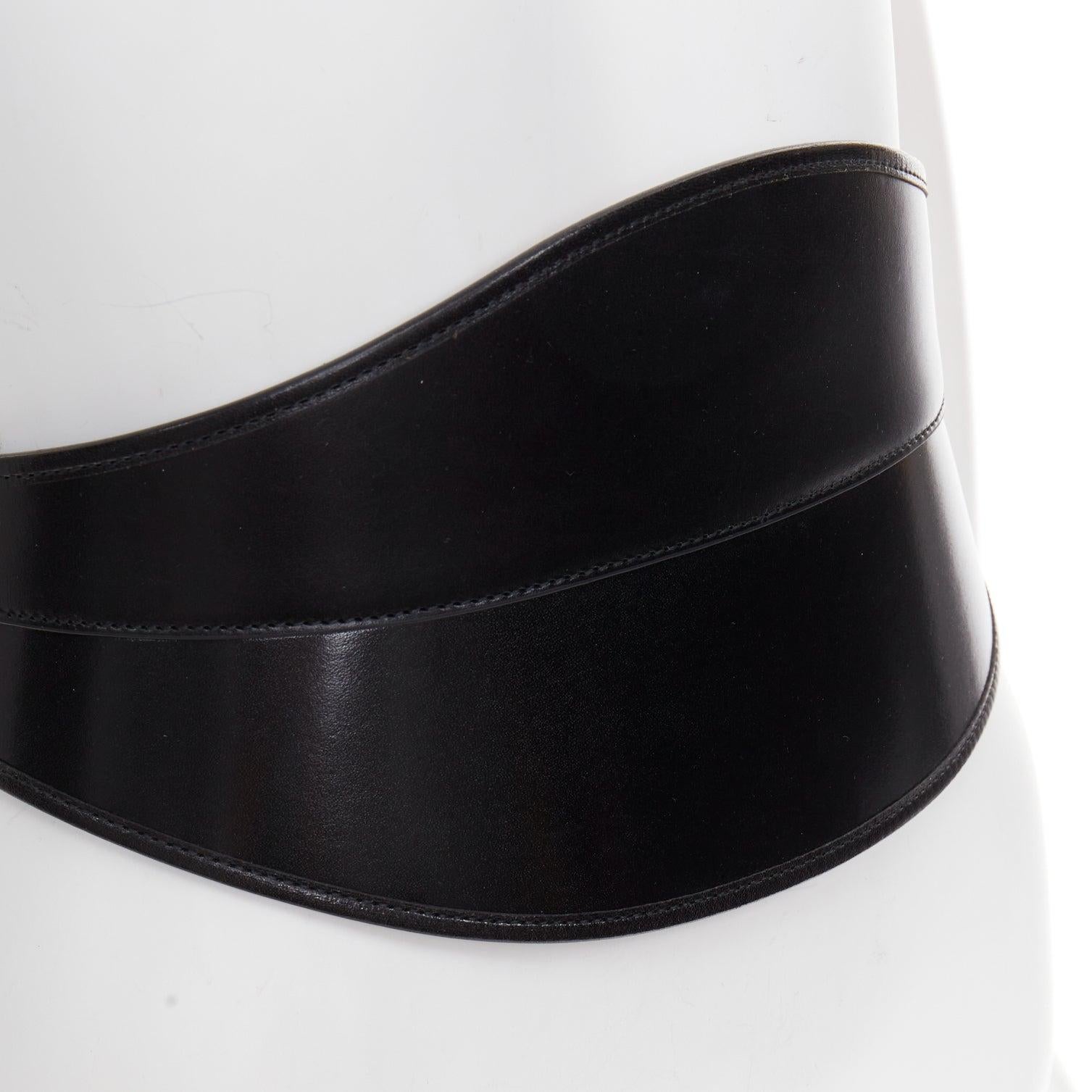 Alexander McQueen - Ceinture corset en cuir noir poli et surpiqué 26