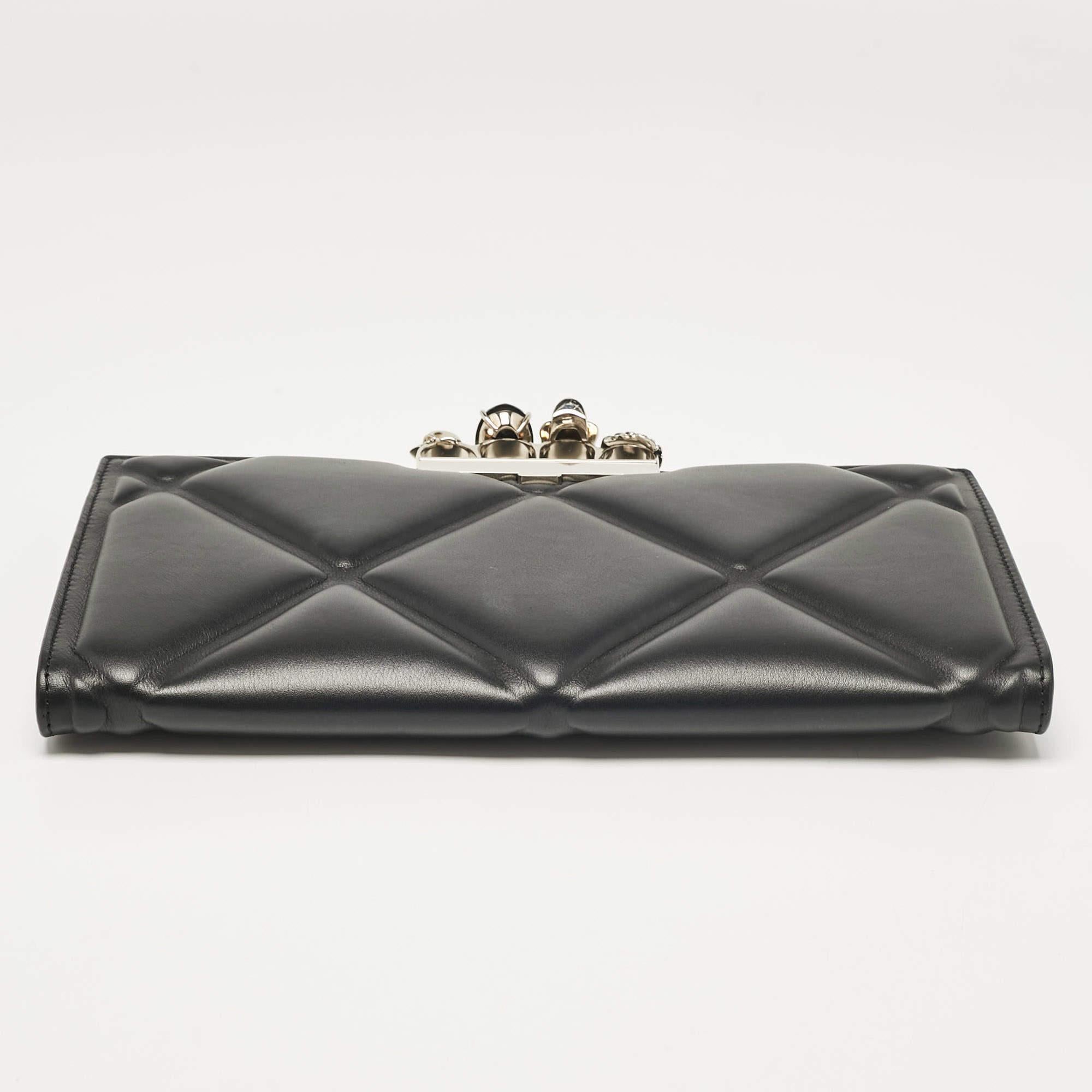 Alexander McQueen - Pochette à rabat en cuir matelassé noir 2
