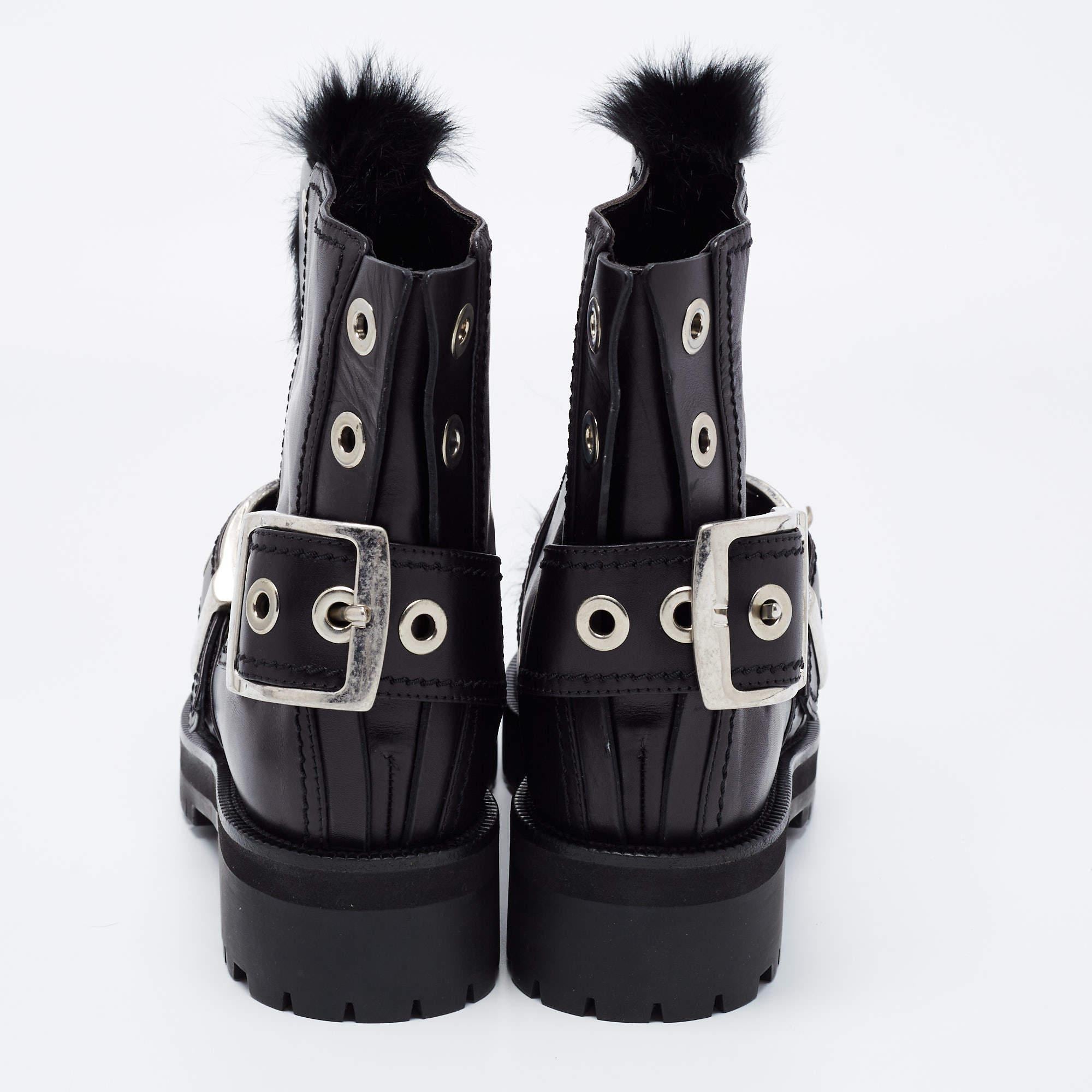 Alexander McQueen Black Rabbit Fur Eyelet Detail Buckle Ankle Boots Size 40 In New Condition In Dubai, Al Qouz 2