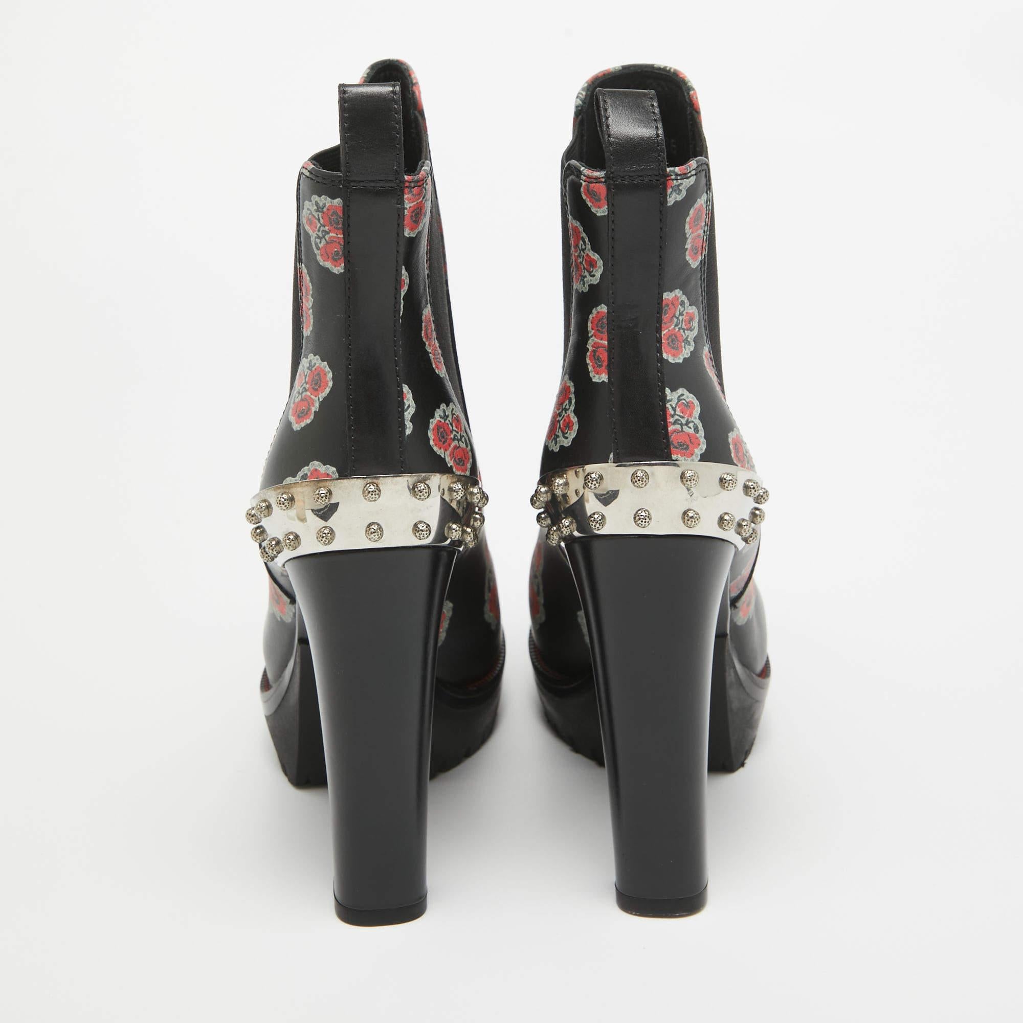 Alexander McQueen Black/Red Floral Print Leather Studded Ankle Boots Size 36 For Sale 1