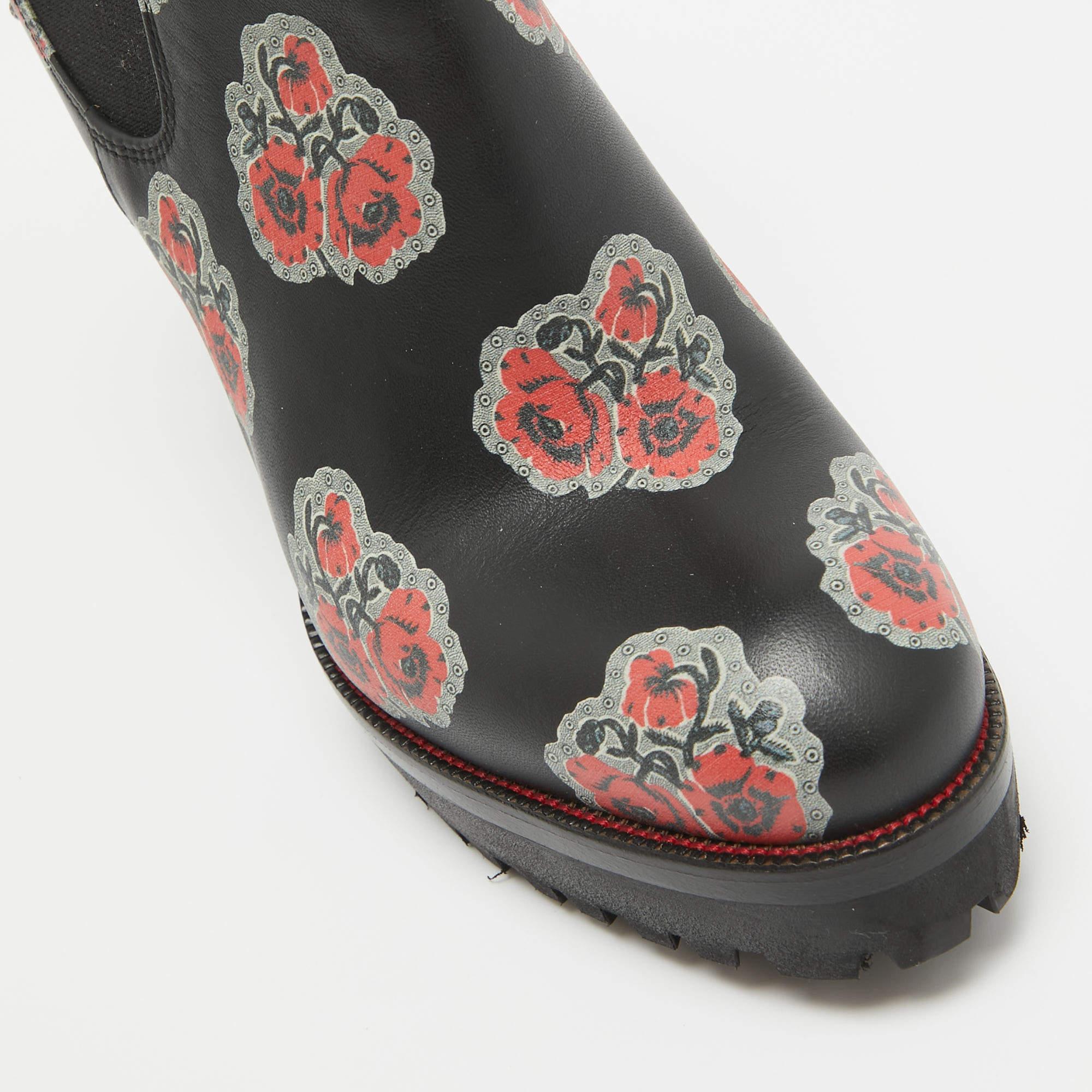 Alexander McQueen Black/Red Floral Print Leather Studded Ankle Boots Size 36 For Sale 3
