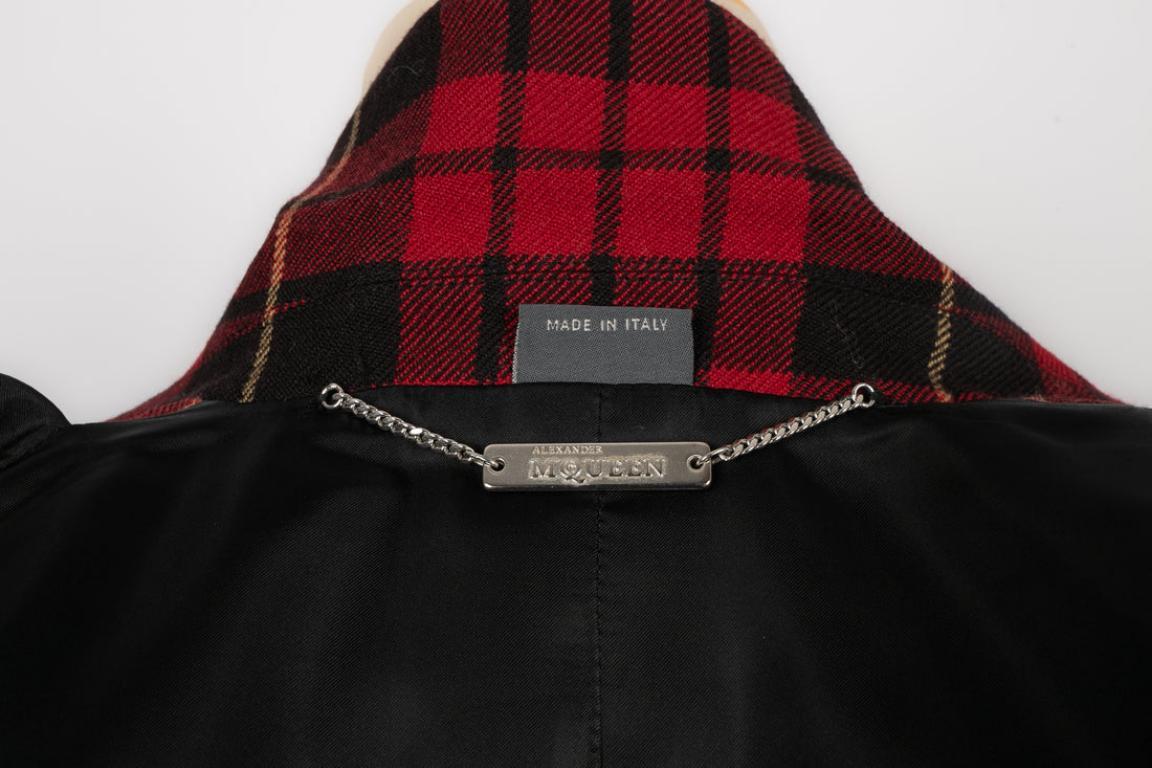 Conjunto de tartán de lana y seda negra Alexander McQueen, F/W 2006 4