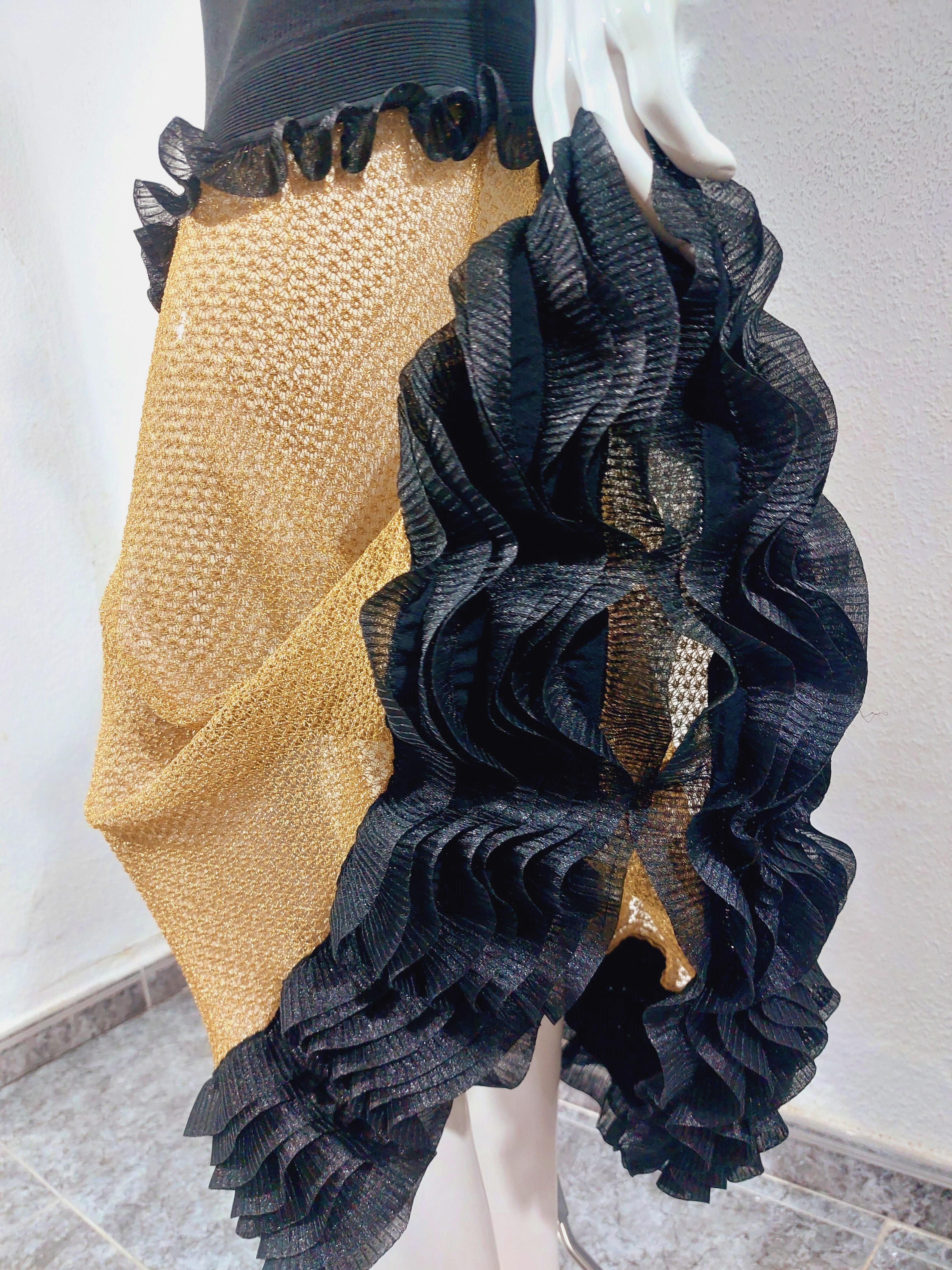 Alexander McQueen Black Silk-blend Knit Gold Mesh Cocktail Evening Dress Gown For Sale 3