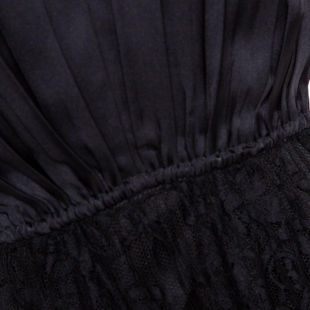Alexander McQueen Black Silk Lace Trim Asymmetrical Top In Excellent Condition In Dubai, Al Qouz 2