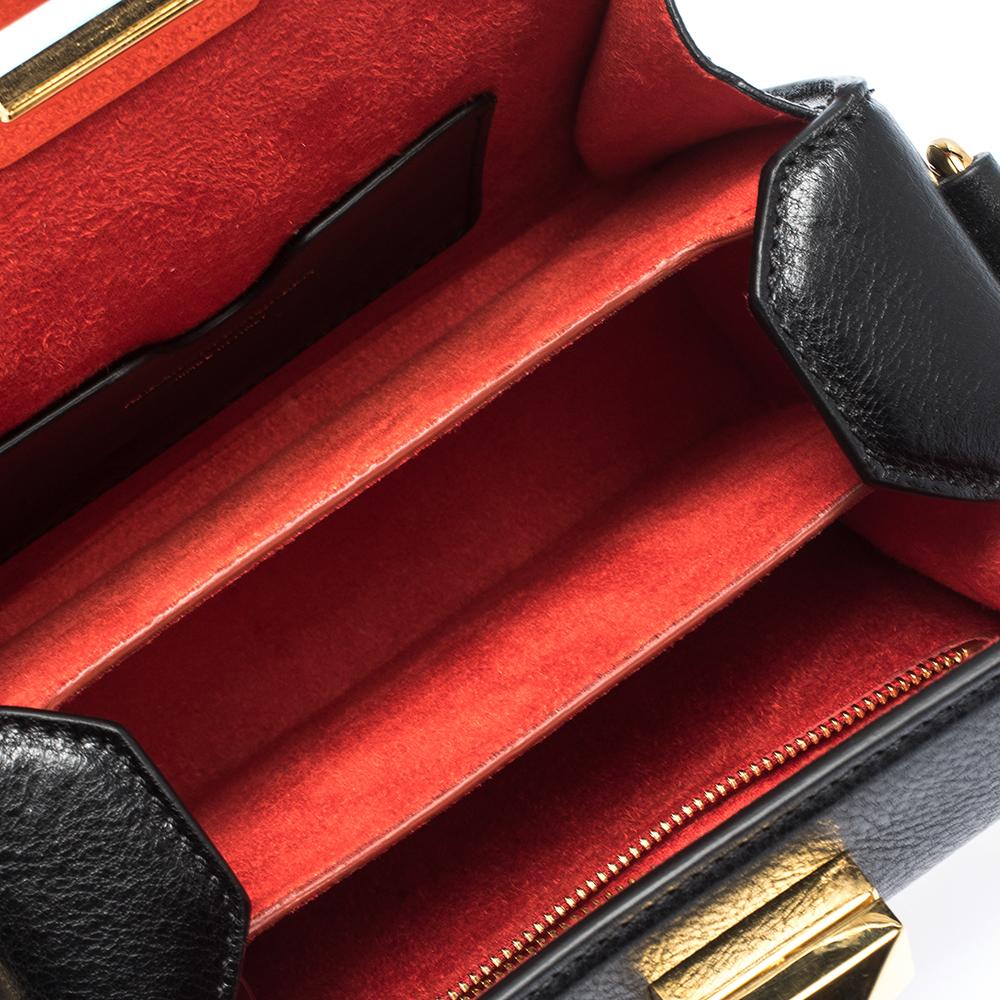 Alexander McQueen Black Studded Leather Box 16 Shoulder Bag In New Condition In Dubai, Al Qouz 2