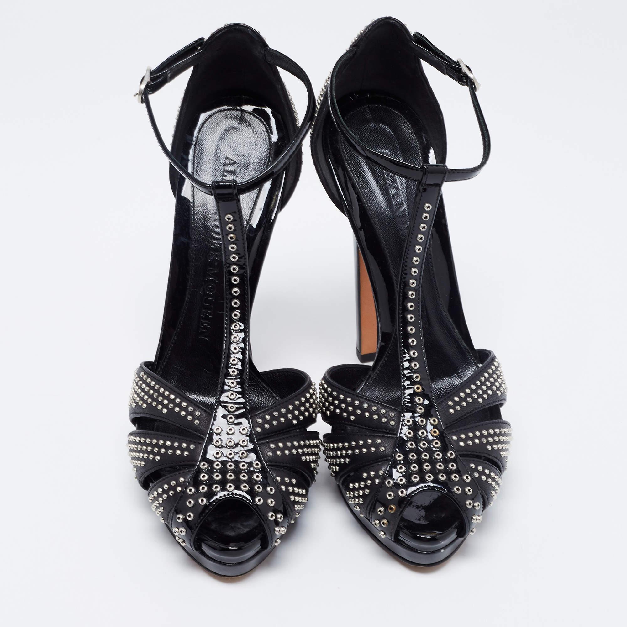 Alexander McQueen Black Studded Leather Peep-Toe T-Bar Platform Sandals Size 36 In Good Condition In Dubai, Al Qouz 2