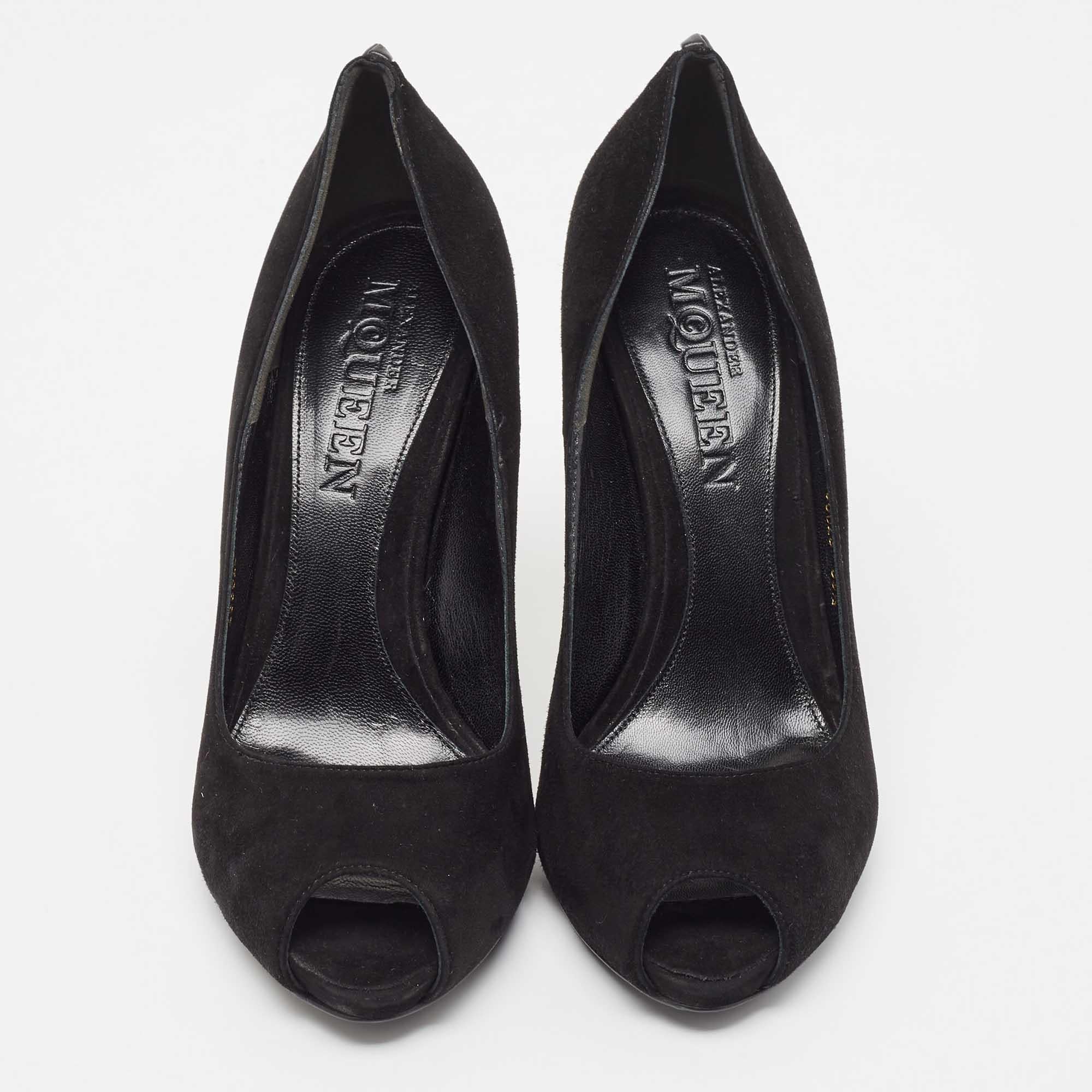 Women's Alexander McQueen Black Suede Knot Detail Peep Toe Pumps Size 39.5 For Sale