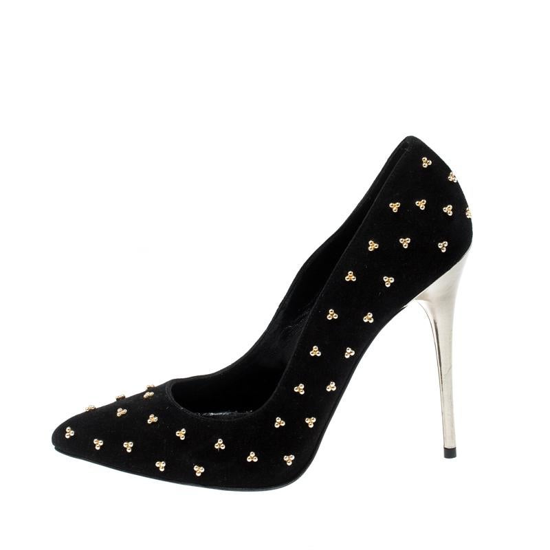 Pointed toe styles are evergreen, that's why this Alexander McQueen pair of pumps is valuable and buy-worthy. The suede pumps are covered in studs, shaped as pointed toes and balanced on 12 cm heels.

Includes: The Luxury Closet Packaging

